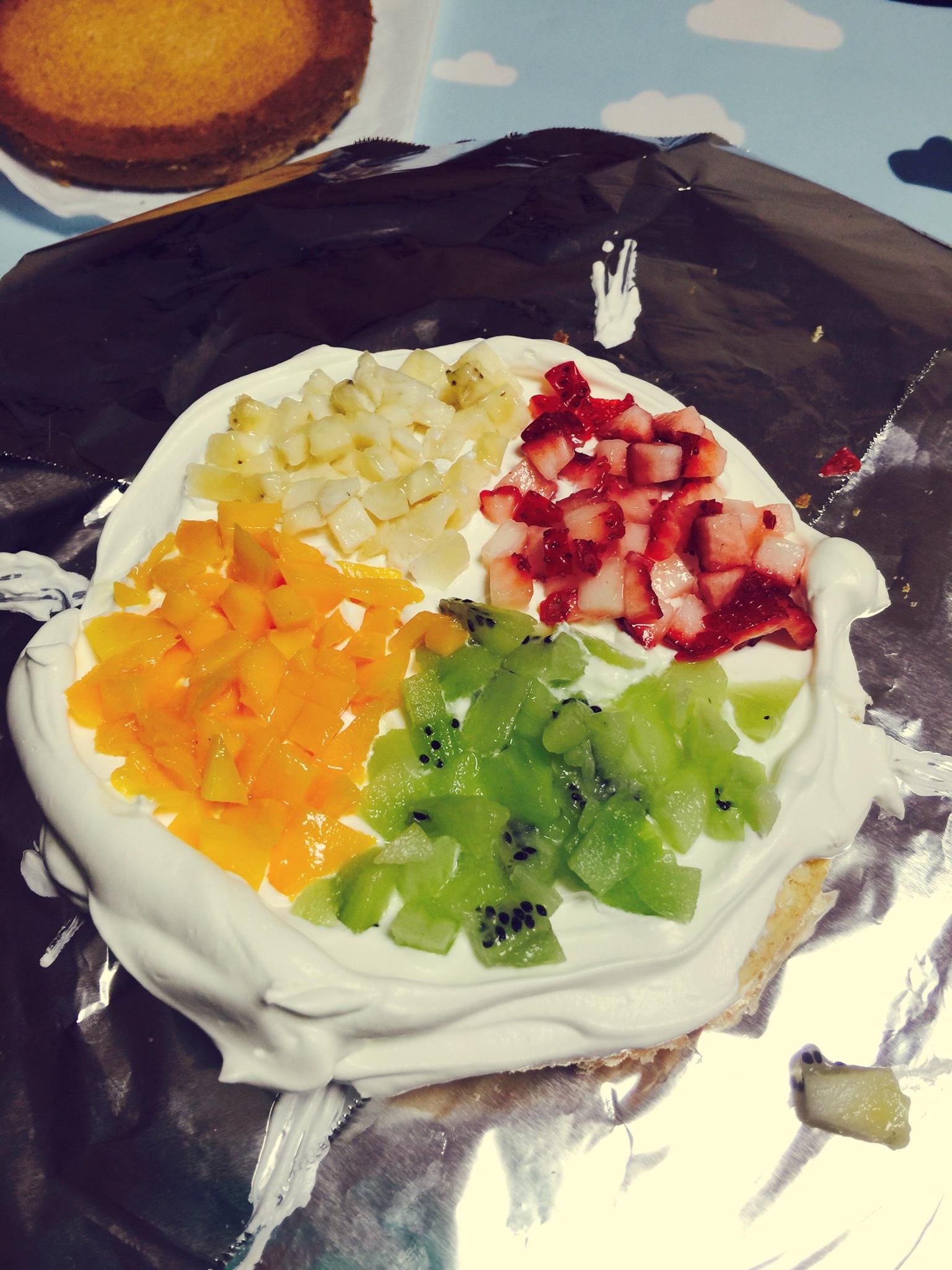 水果裝飾蛋糕的做法 步骤2