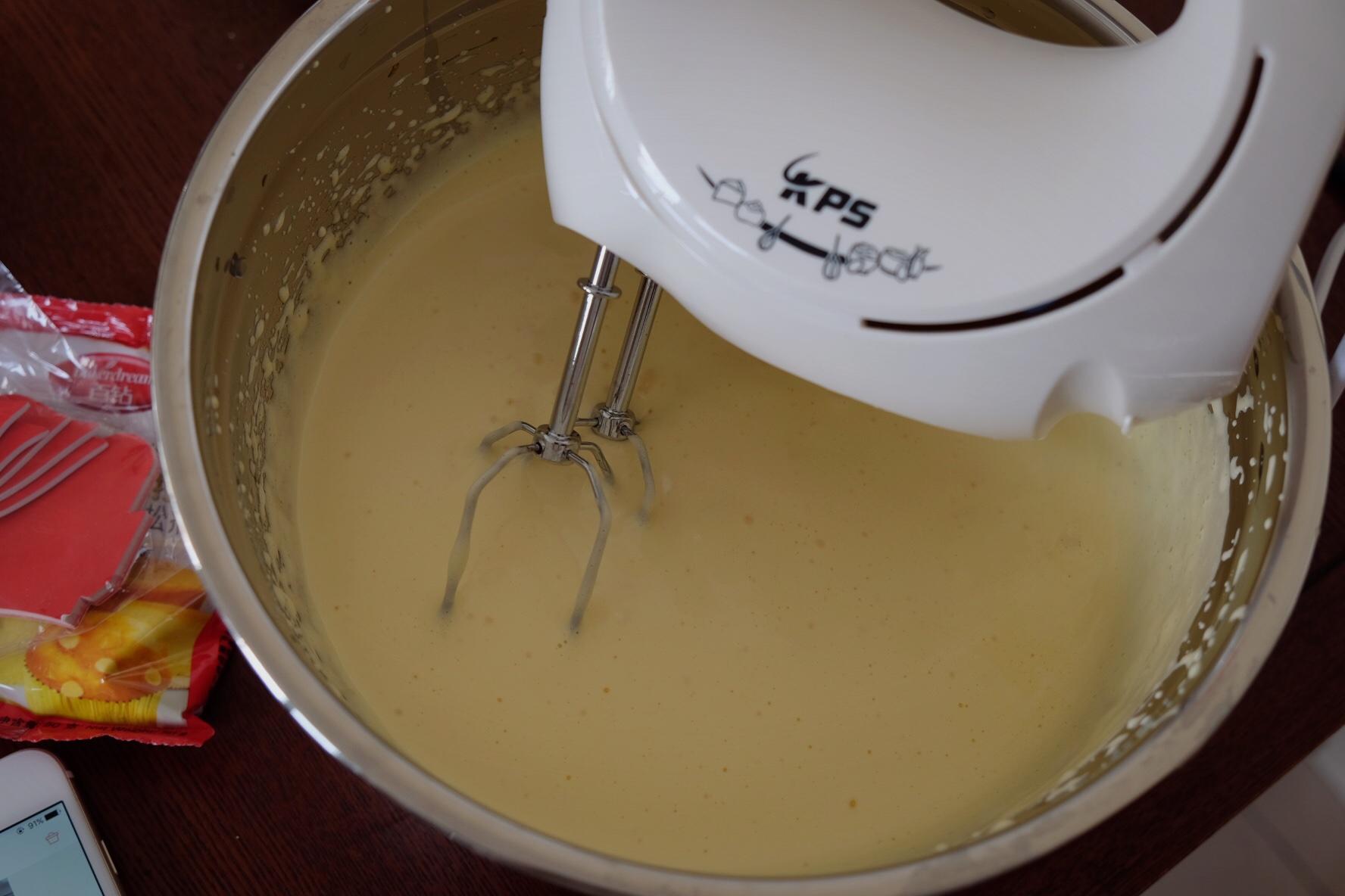 淡奶油海綿小蛋糕（簡約版）的做法 步骤4