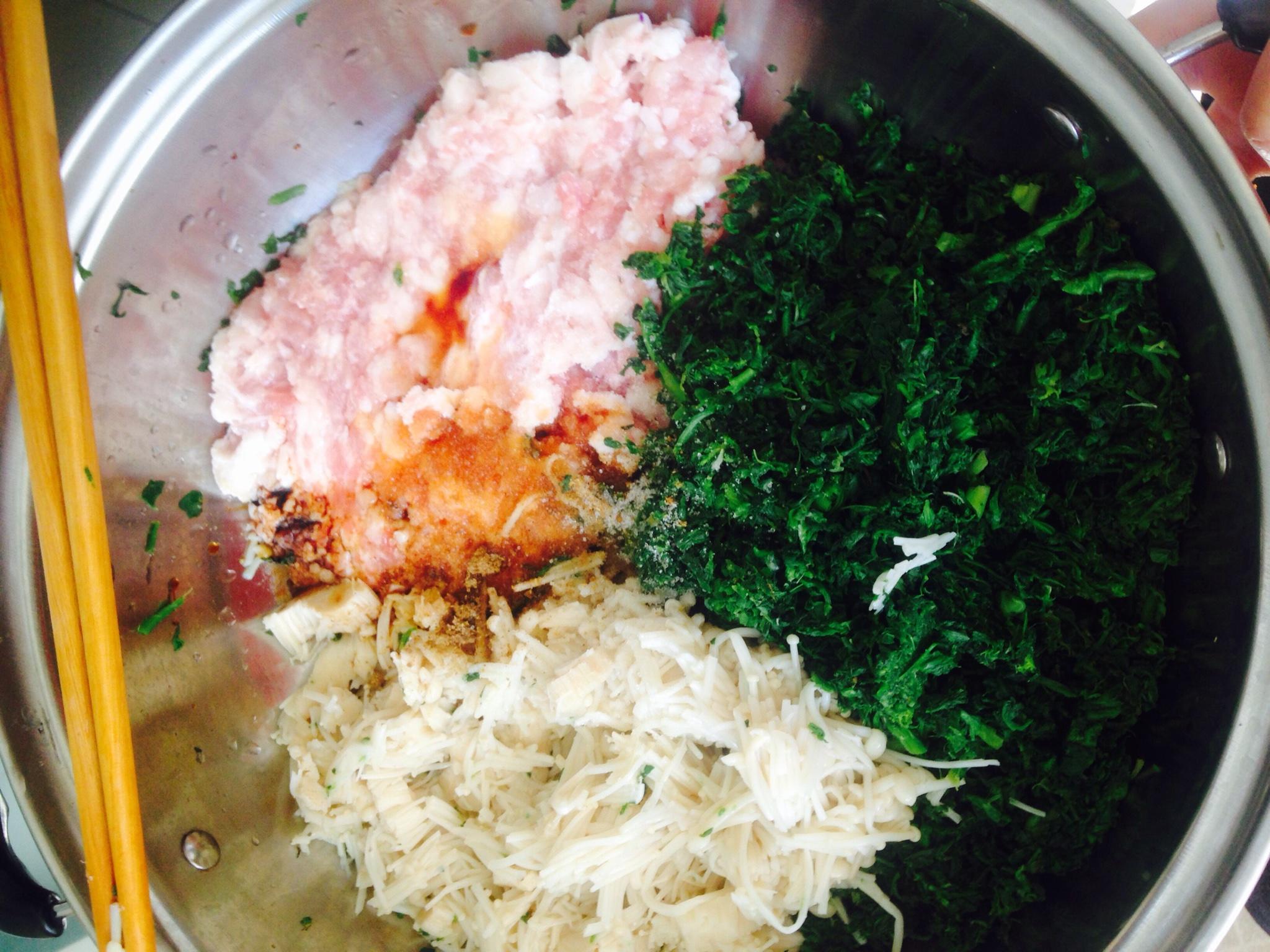 薺薺菜金針菇肉餡餃子的做法 步骤2