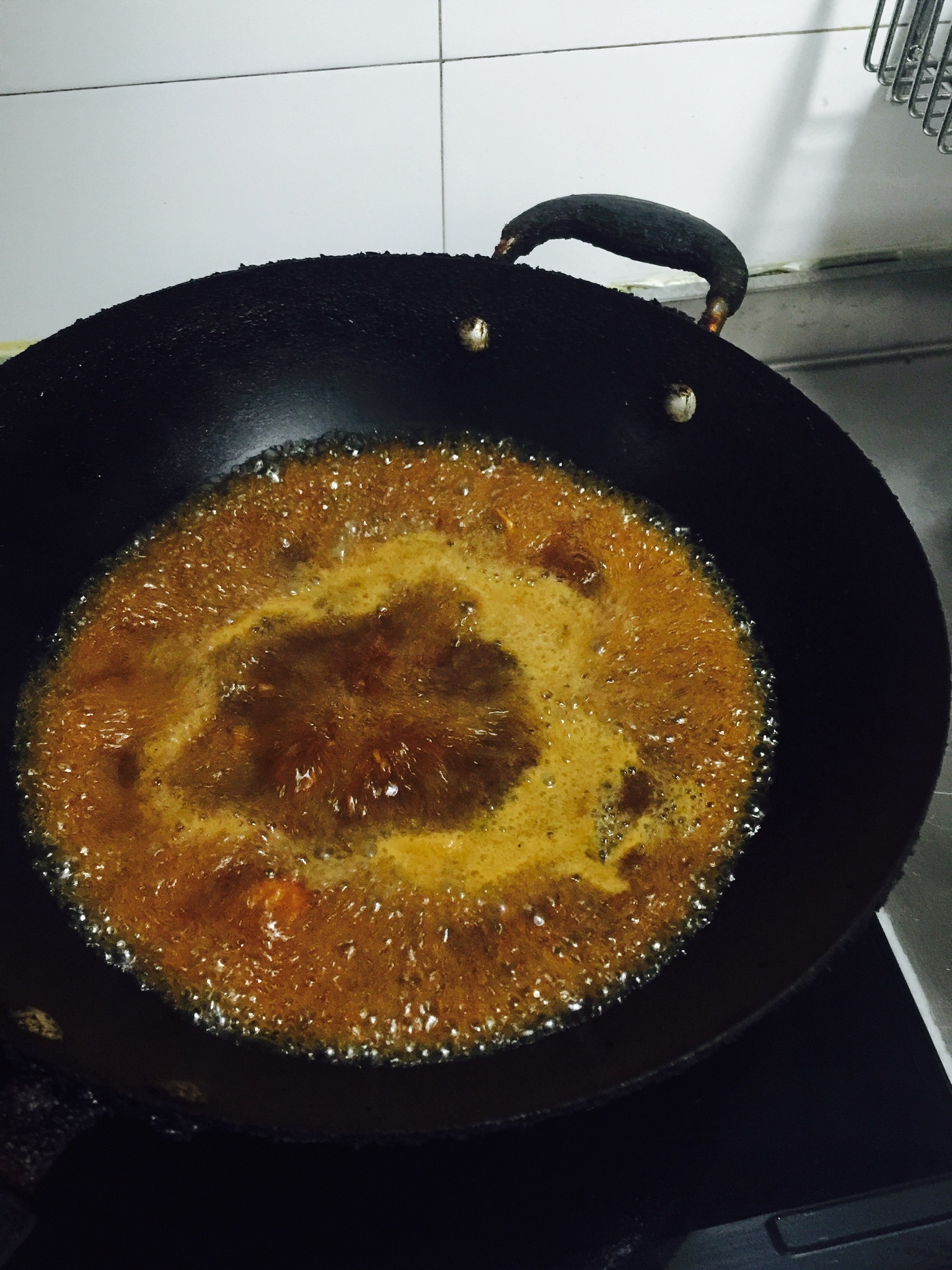 醬燜黃骨魚的做法 步骤4