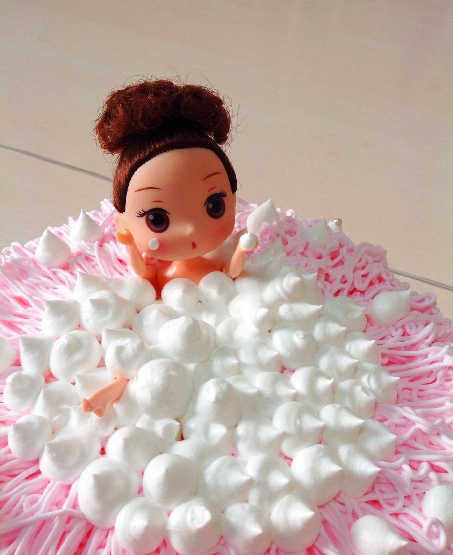 芭比娃娃泡泡浴蛋糕的做法 步骤3
