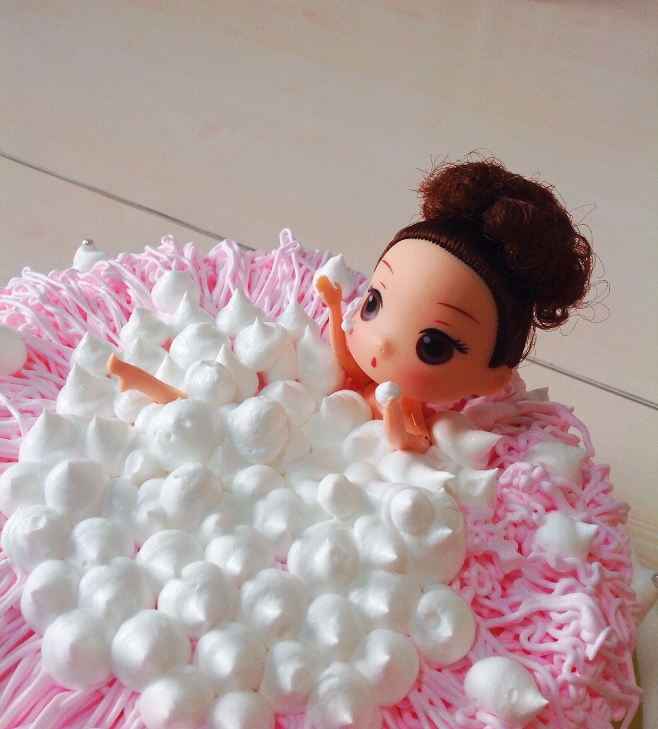 芭比娃娃泡泡浴蛋糕的做法 步骤4