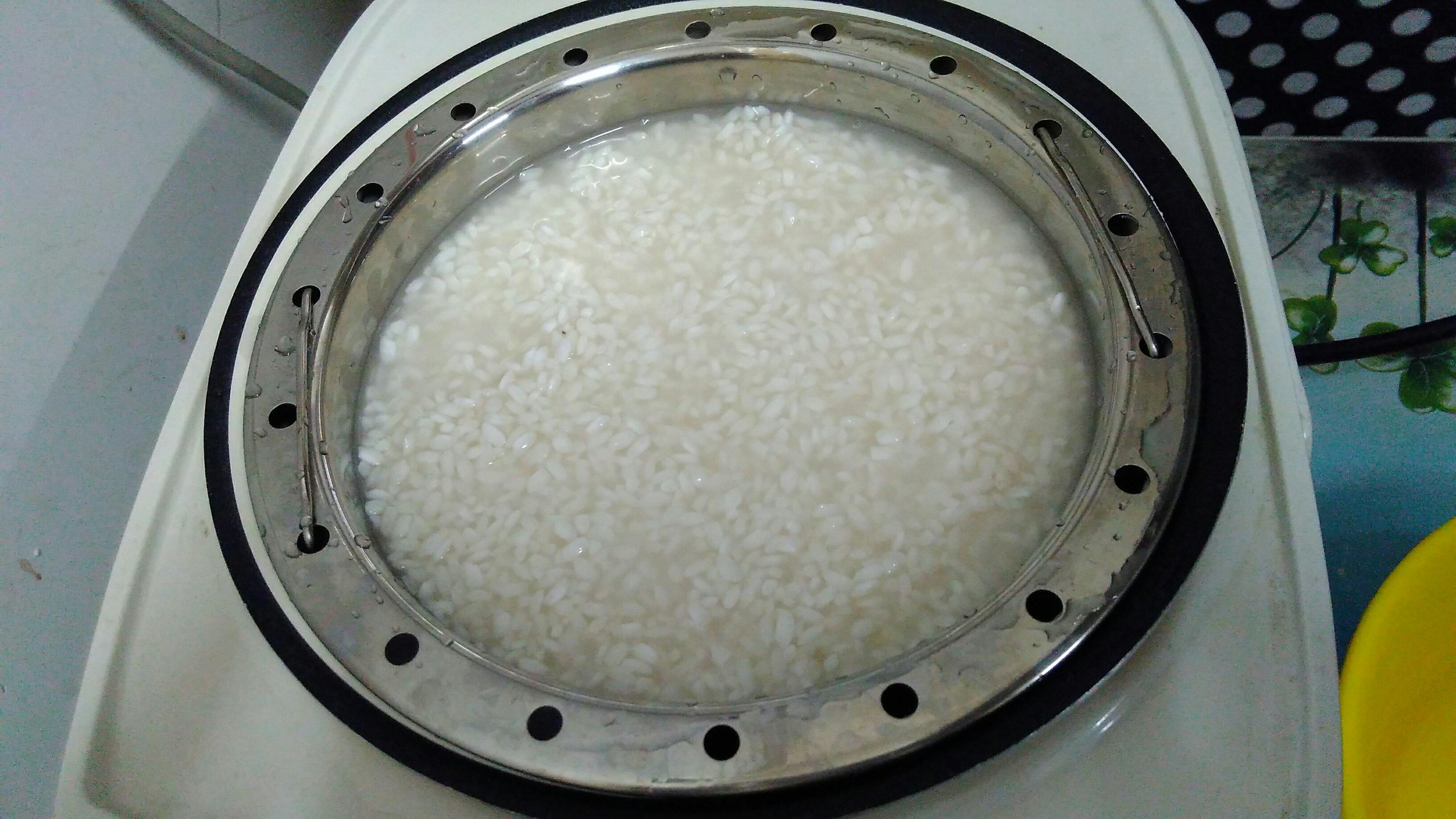 簡易蒸糯米飯的做法 步骤3