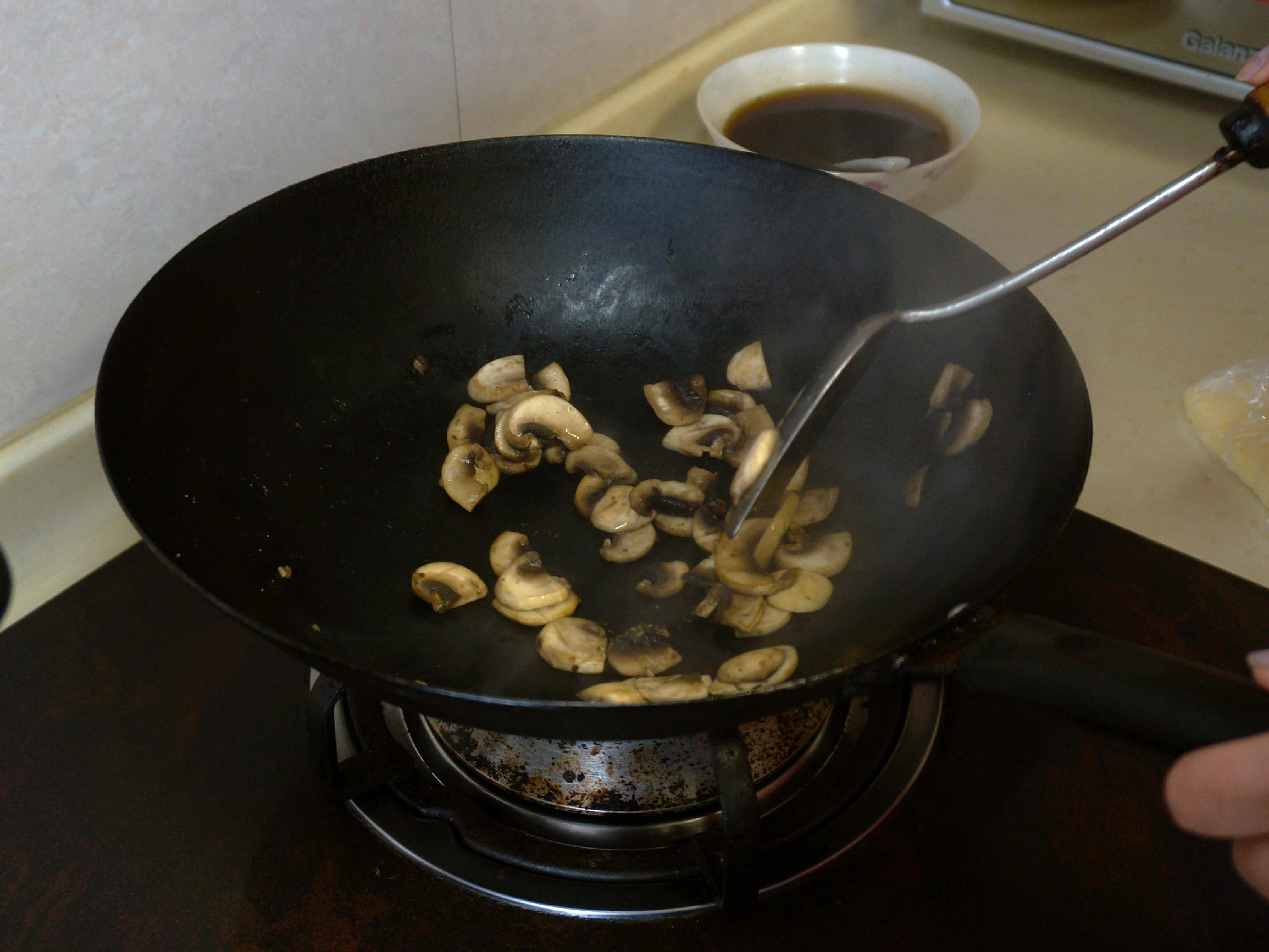 #海爾嫩烤箱#蘑菇芝士鹹口司康的做法 步骤3