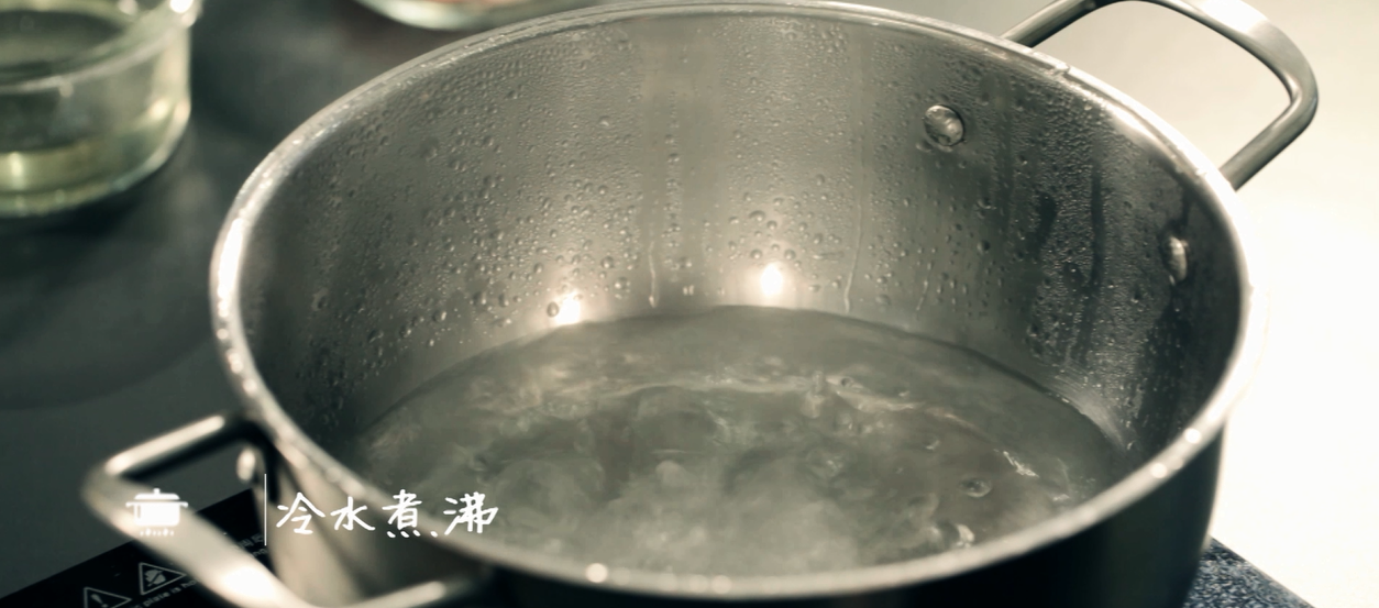 3分鐘搞定經典港式糖水——楊枝甘露的做法 步骤2