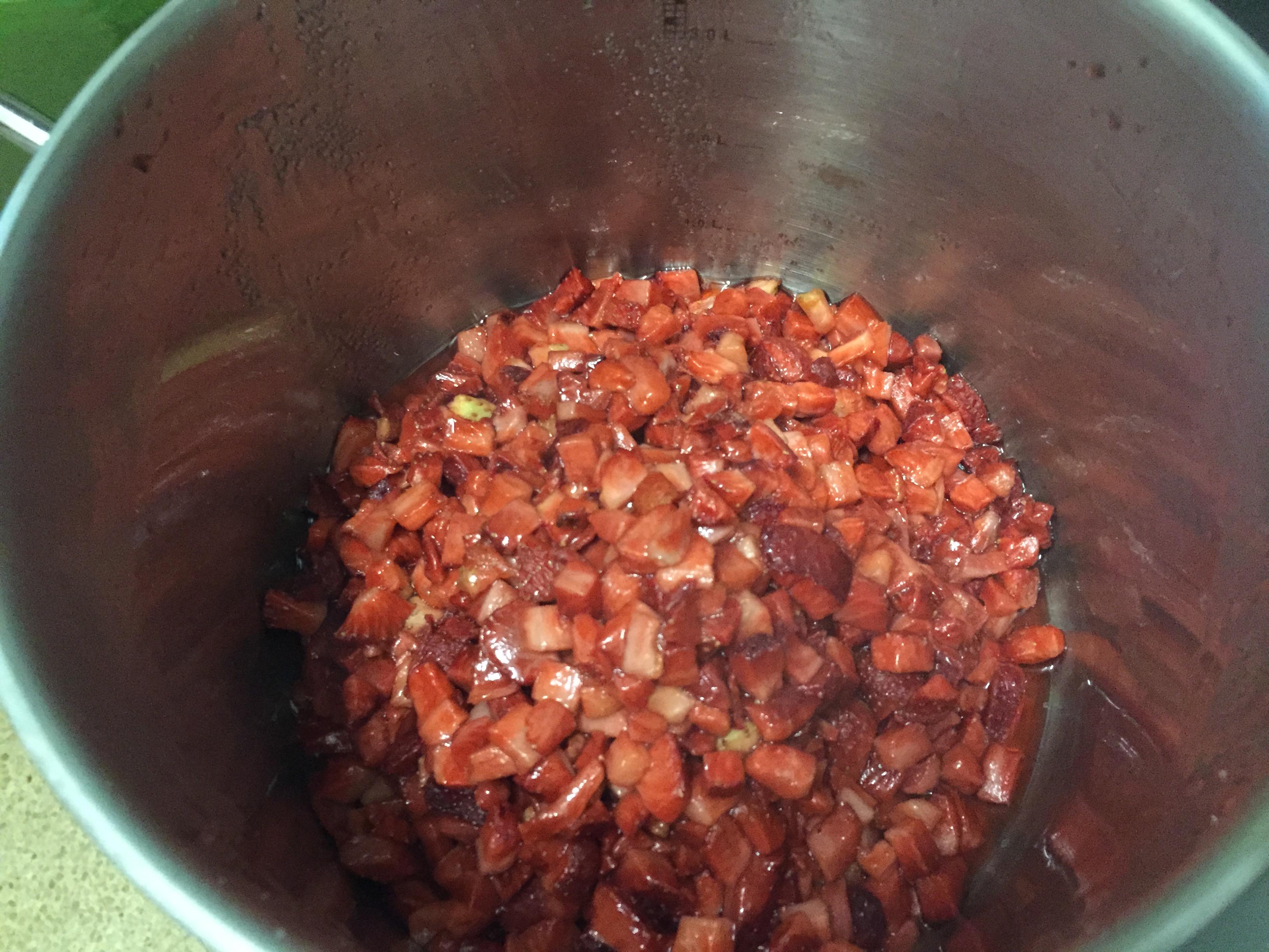 自制草莓果醬（果醬女王的配方）的做法 步骤2