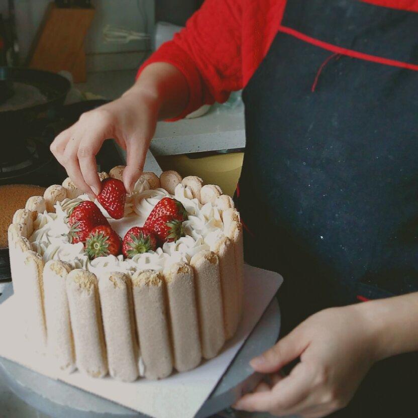 手指餅乾草莓奶油蛋糕的做法 步骤6