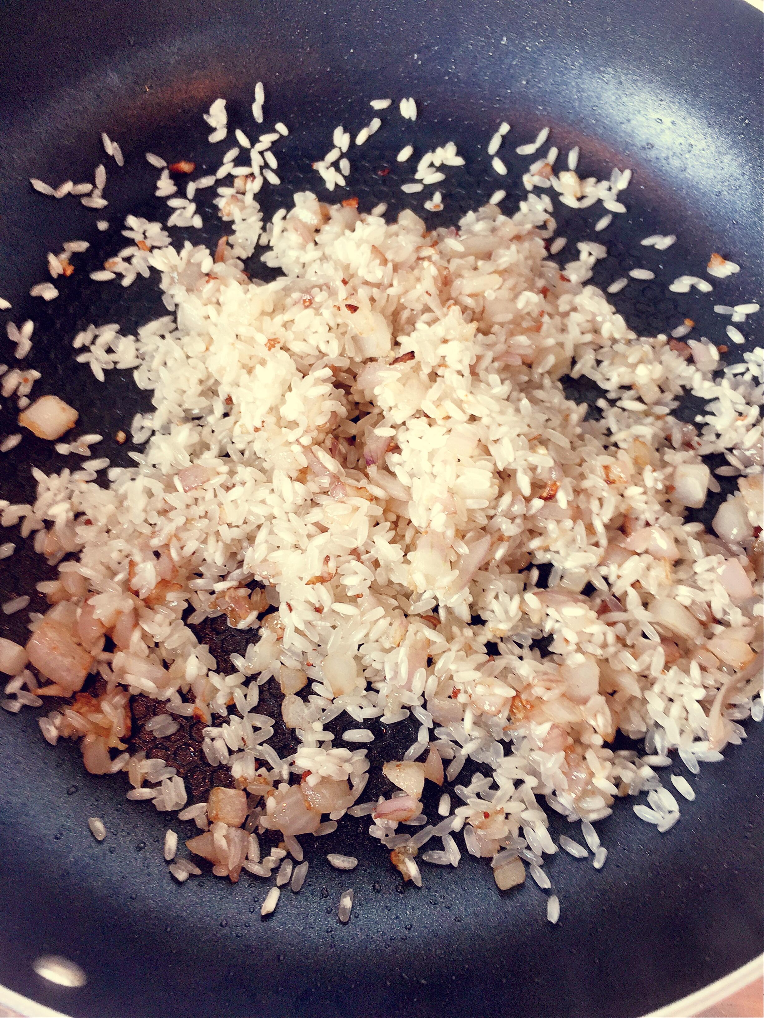 意式燻肉蘑菇燴飯的做法 步骤4