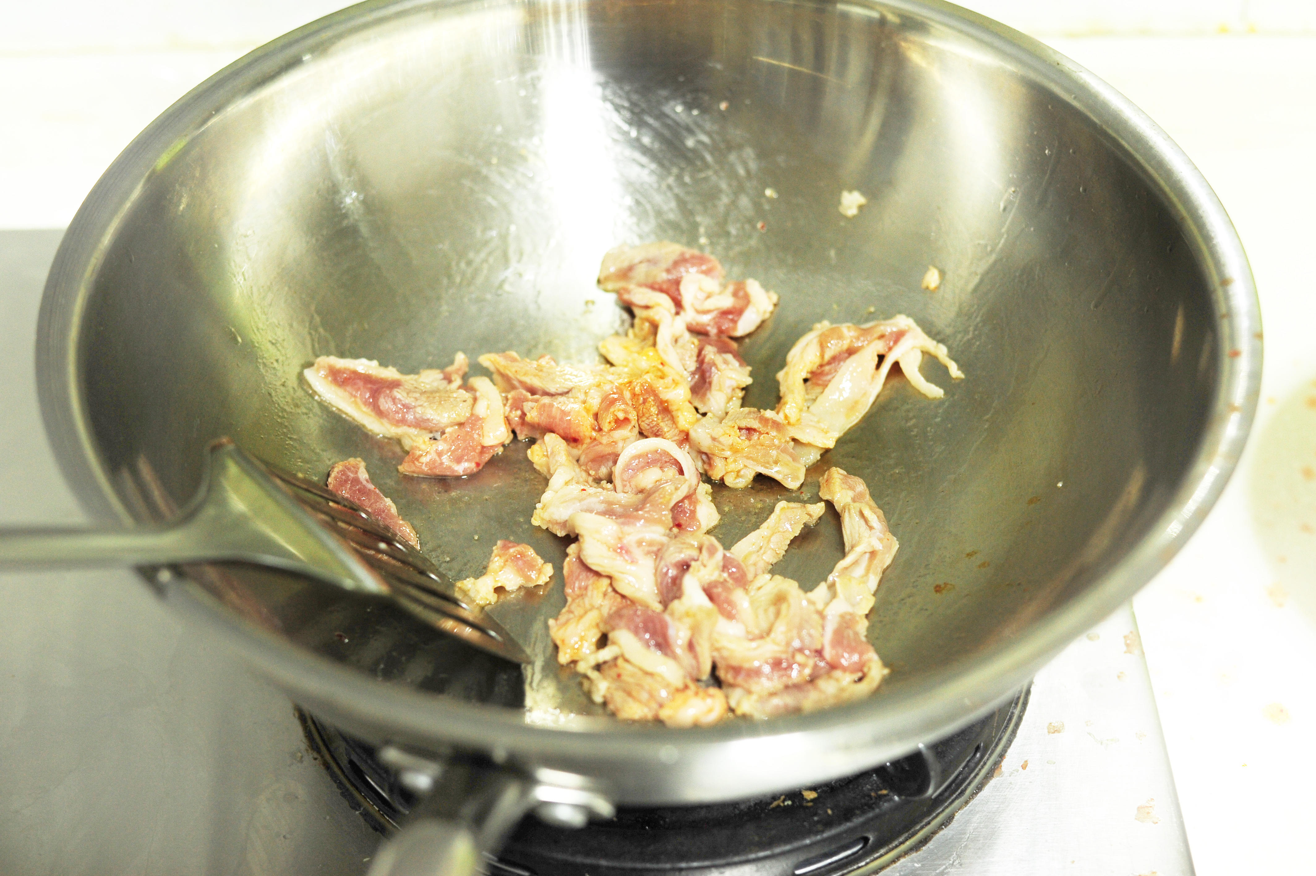 韓式泡菜筍尖燴五花肉【山姆廚房】的做法 步骤5