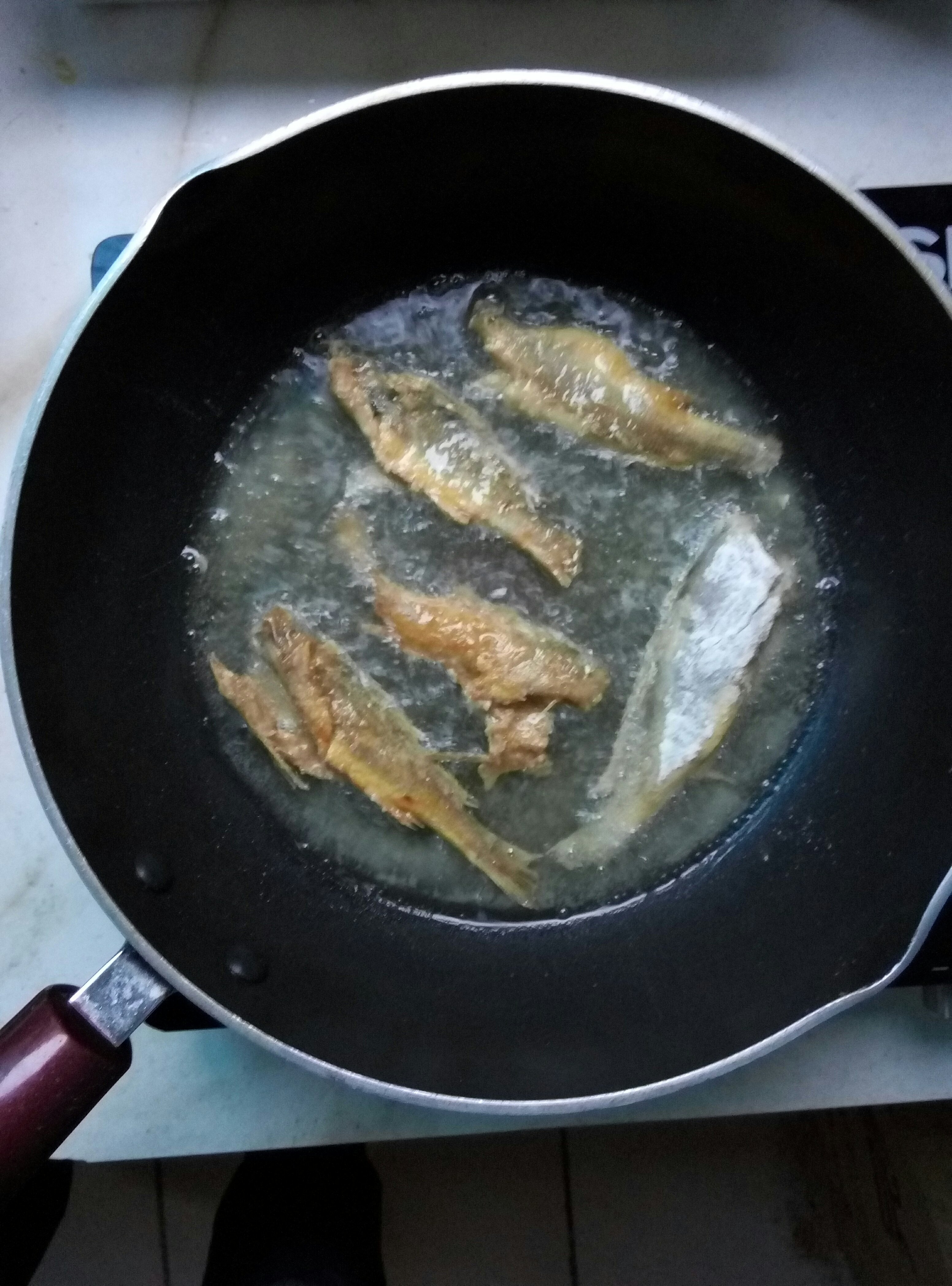 香煎小黃魚的做法 步骤3
