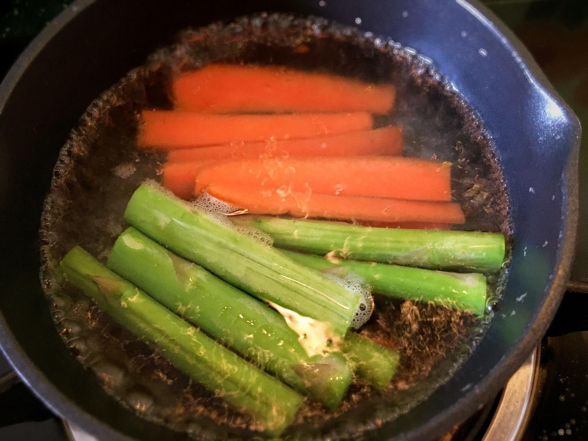 培根雞胸蔬菜卷佐芥末蜂蜜醬【山姆廚房】的做法 步骤2