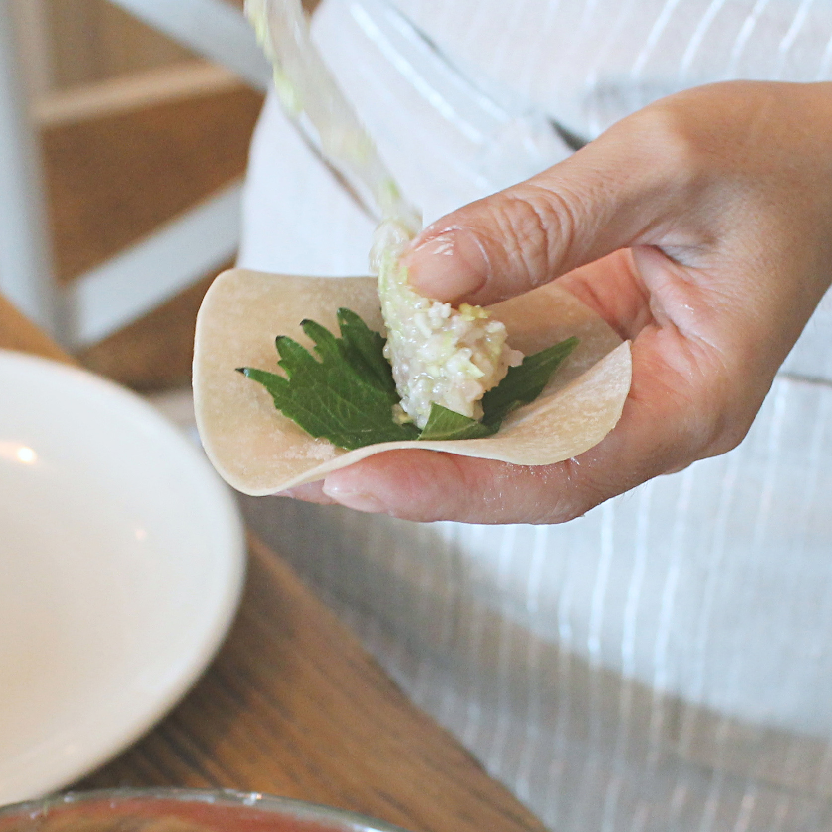 【任性廚房】日本季·鍋裡滋滋作響的日式煎餃的做法 步骤11
