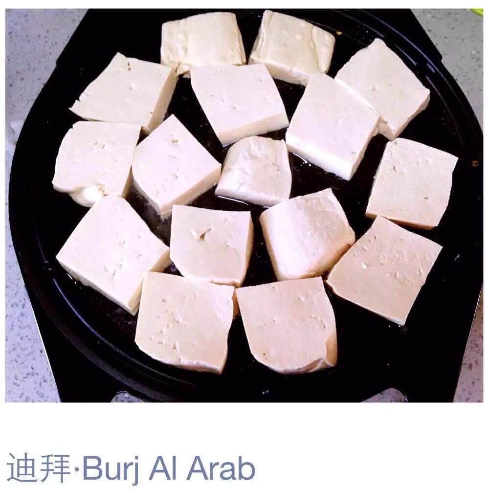 香煎老豆腐的做法 步骤1