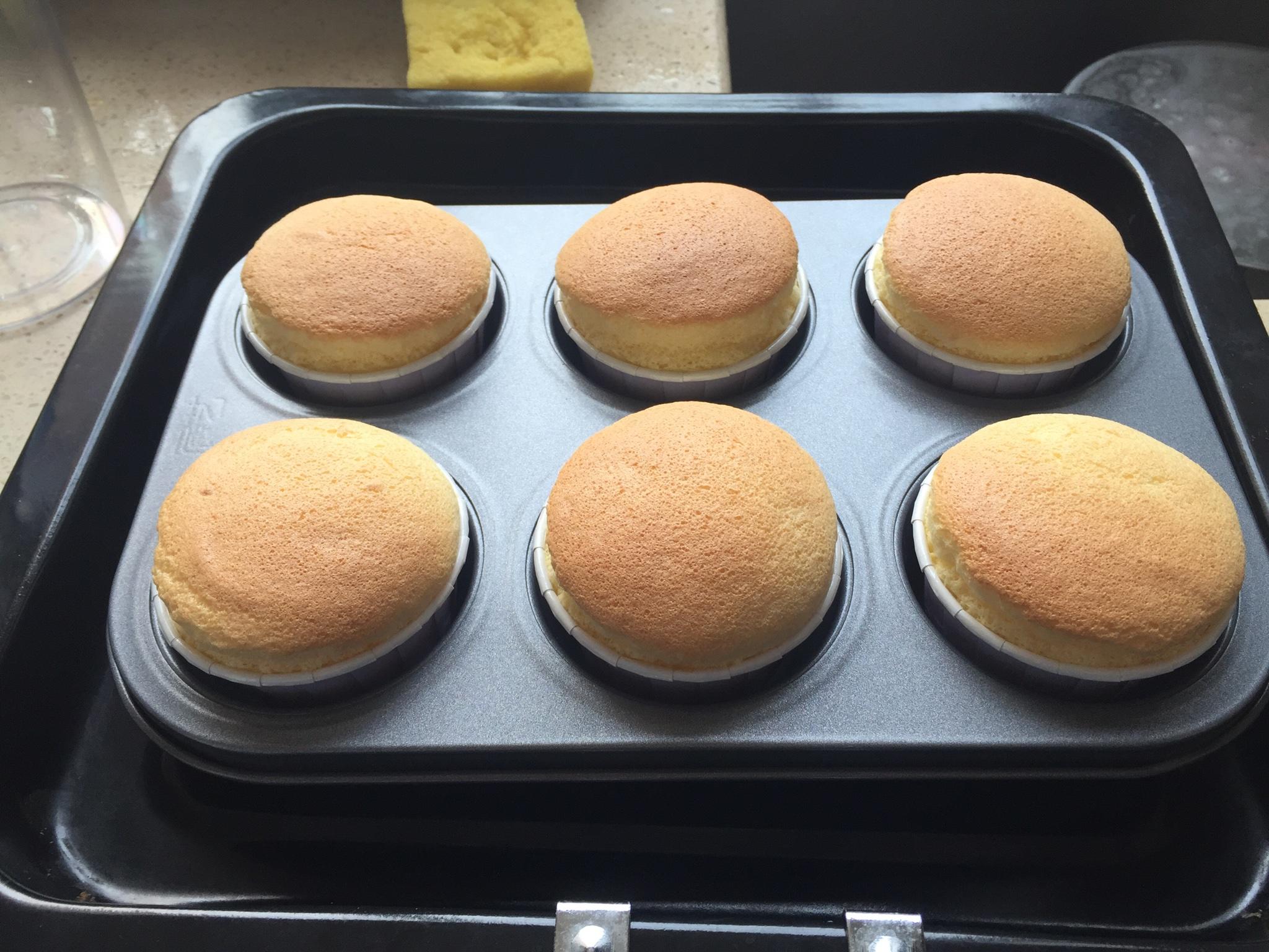 榴蓮北海道蛋糕的做法 步骤5
