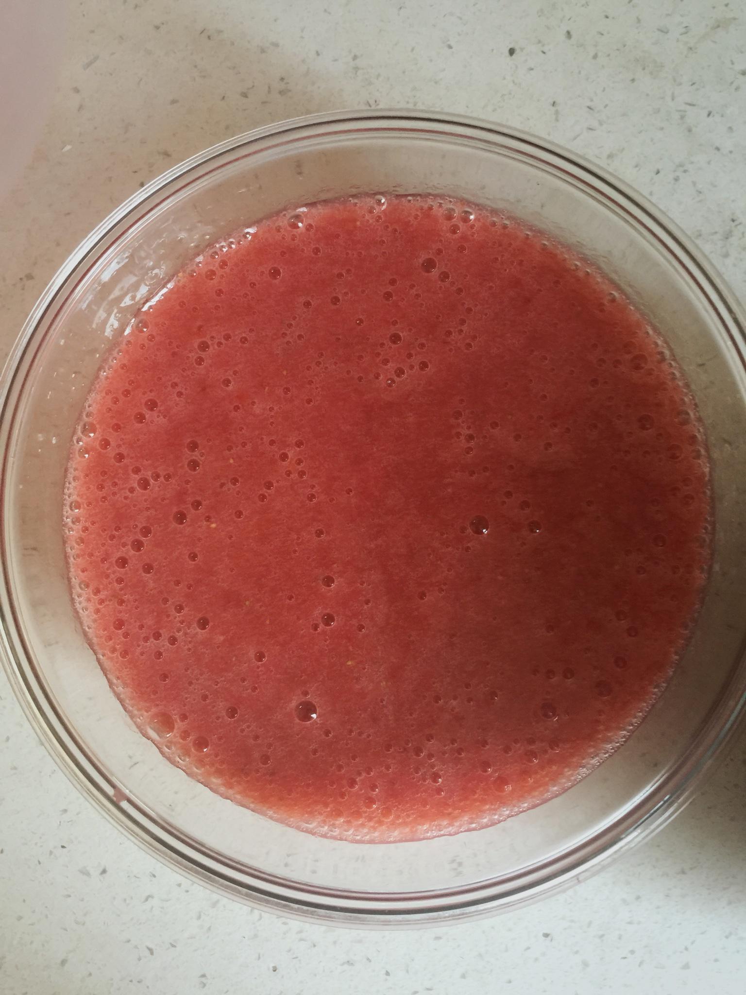 草莓奇異果酸奶奶茶布丁的做法 步骤1