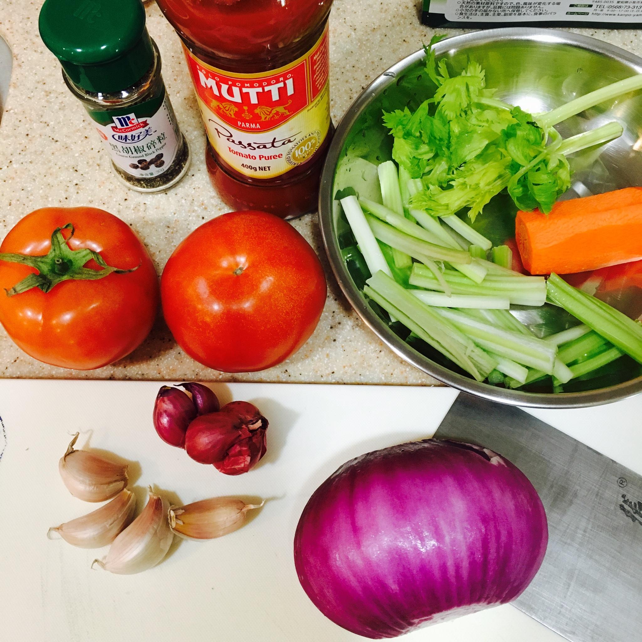 超好喝的番茄瘦身湯的做法 步骤1