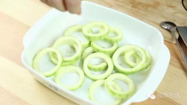 營養搭配 | 韓式角瓜餅的做法 步骤4