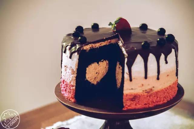 愛心蛋糕：Part3. 漸變裱花+巧克力甘納許製作方法的做法 步骤7