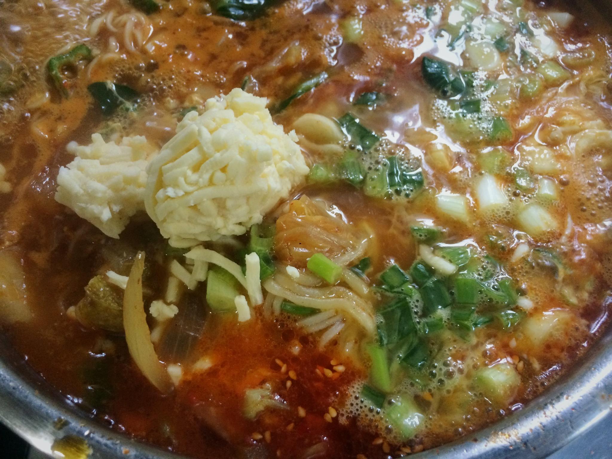 韓式泡菜拉麪（蛋奶素版）的做法 步骤5
