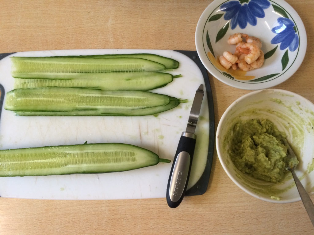 開胃菜｜黃瓜牛油果醬卷蝦的做法 步骤6