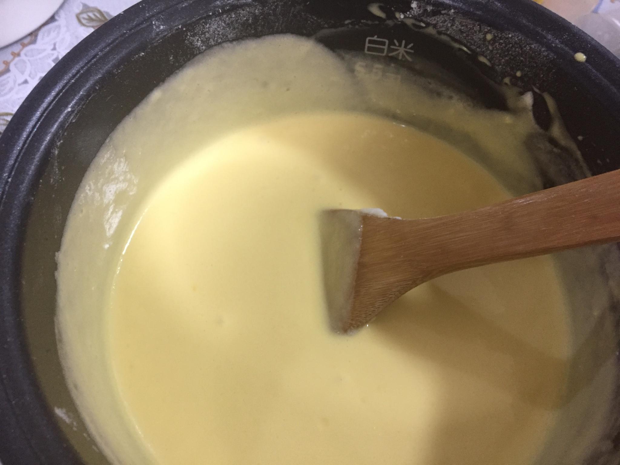 百吃不厭超鬆軟黃油蛋糕杯的做法 步骤3