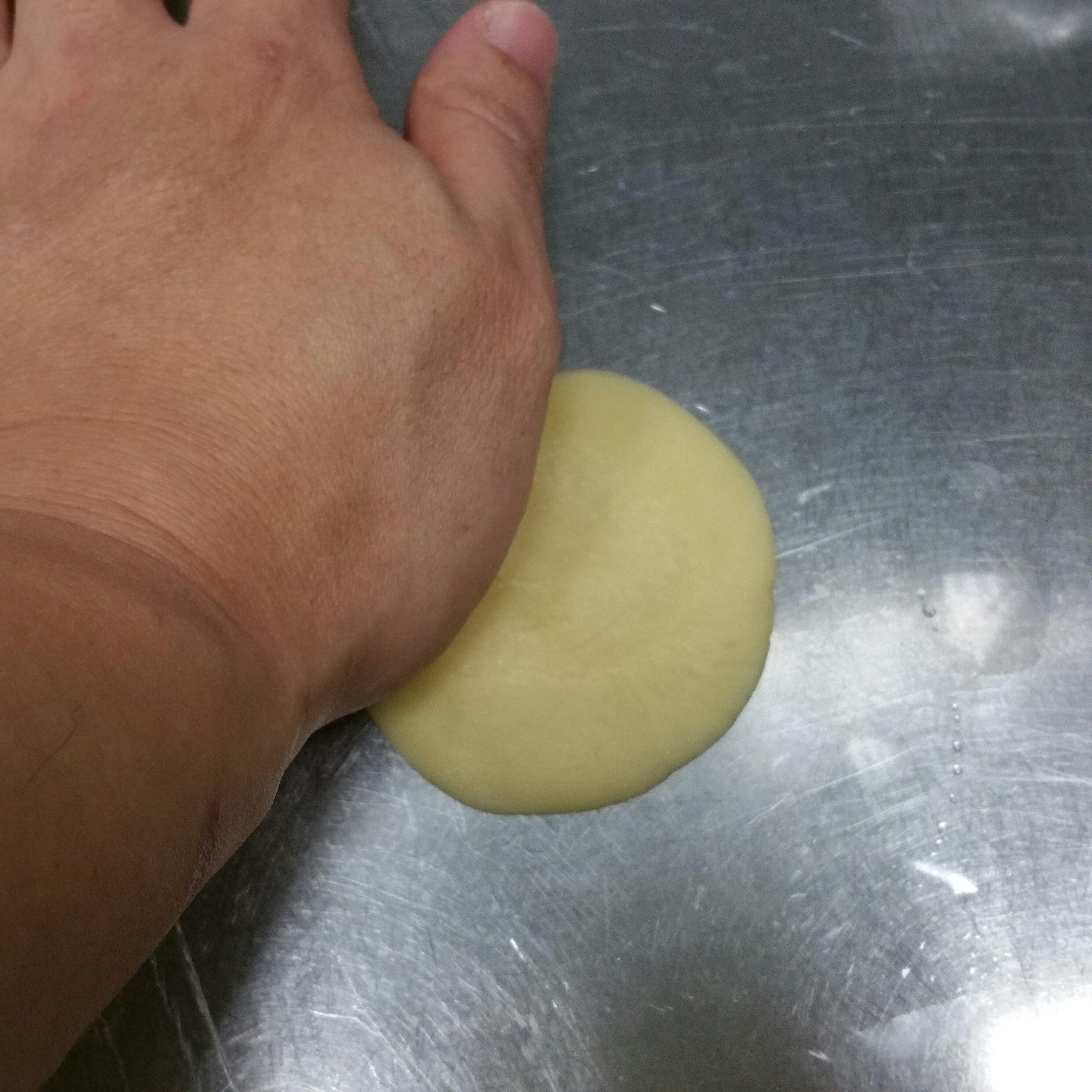 炸芋角的做法 步骤2