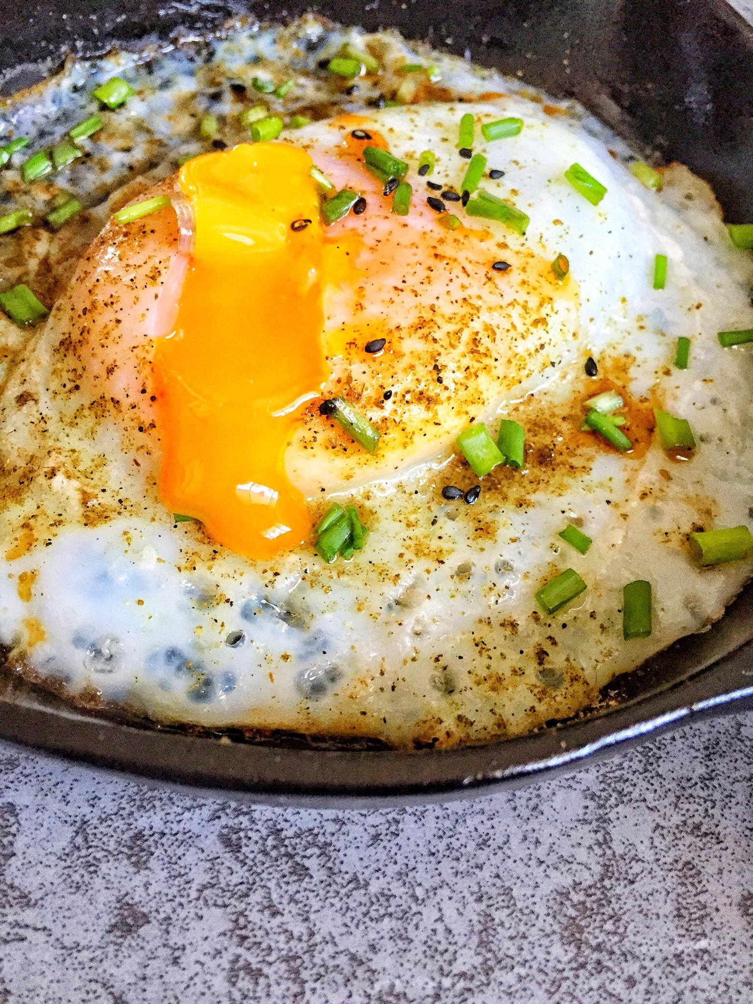 椒鹽煎鵝蛋-也可煎任何蛋的做法 步骤4