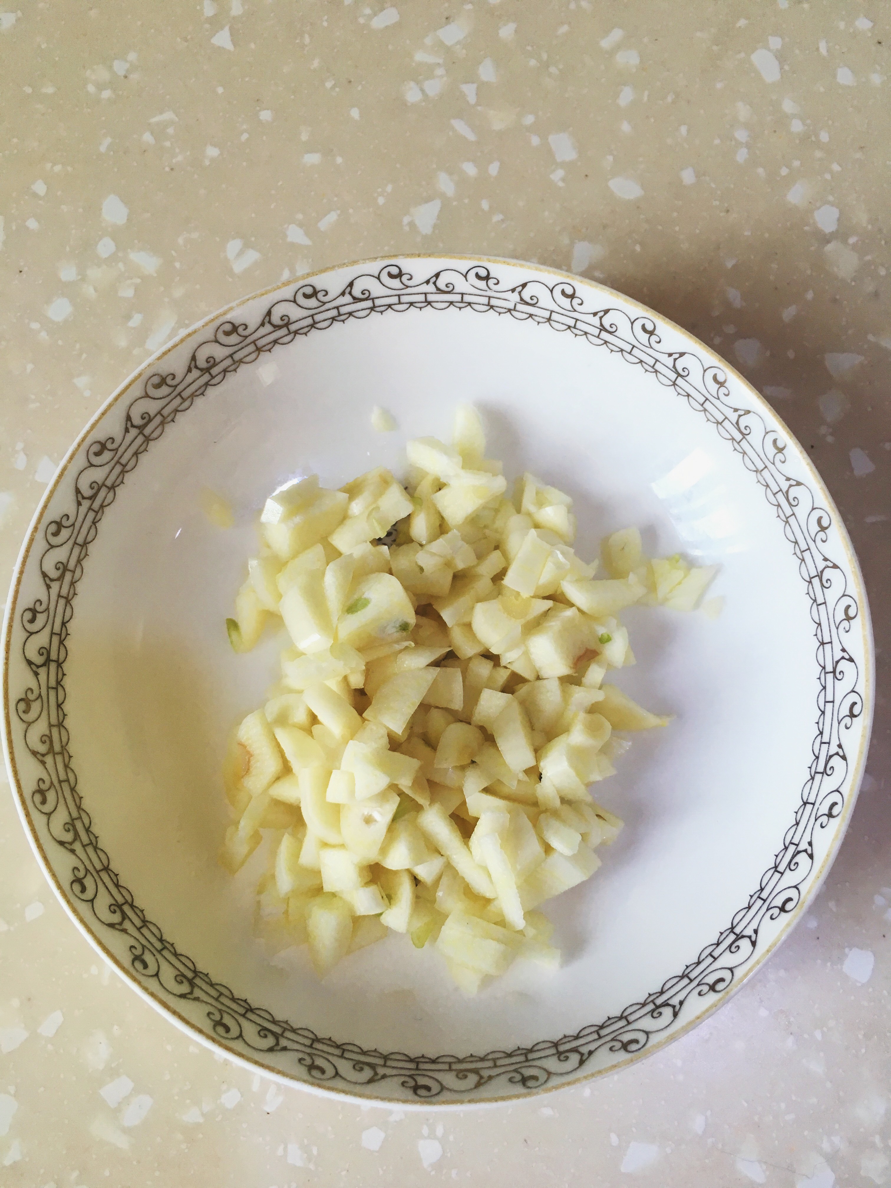 簡單美味的蒜香土豆絲的做法 步骤2