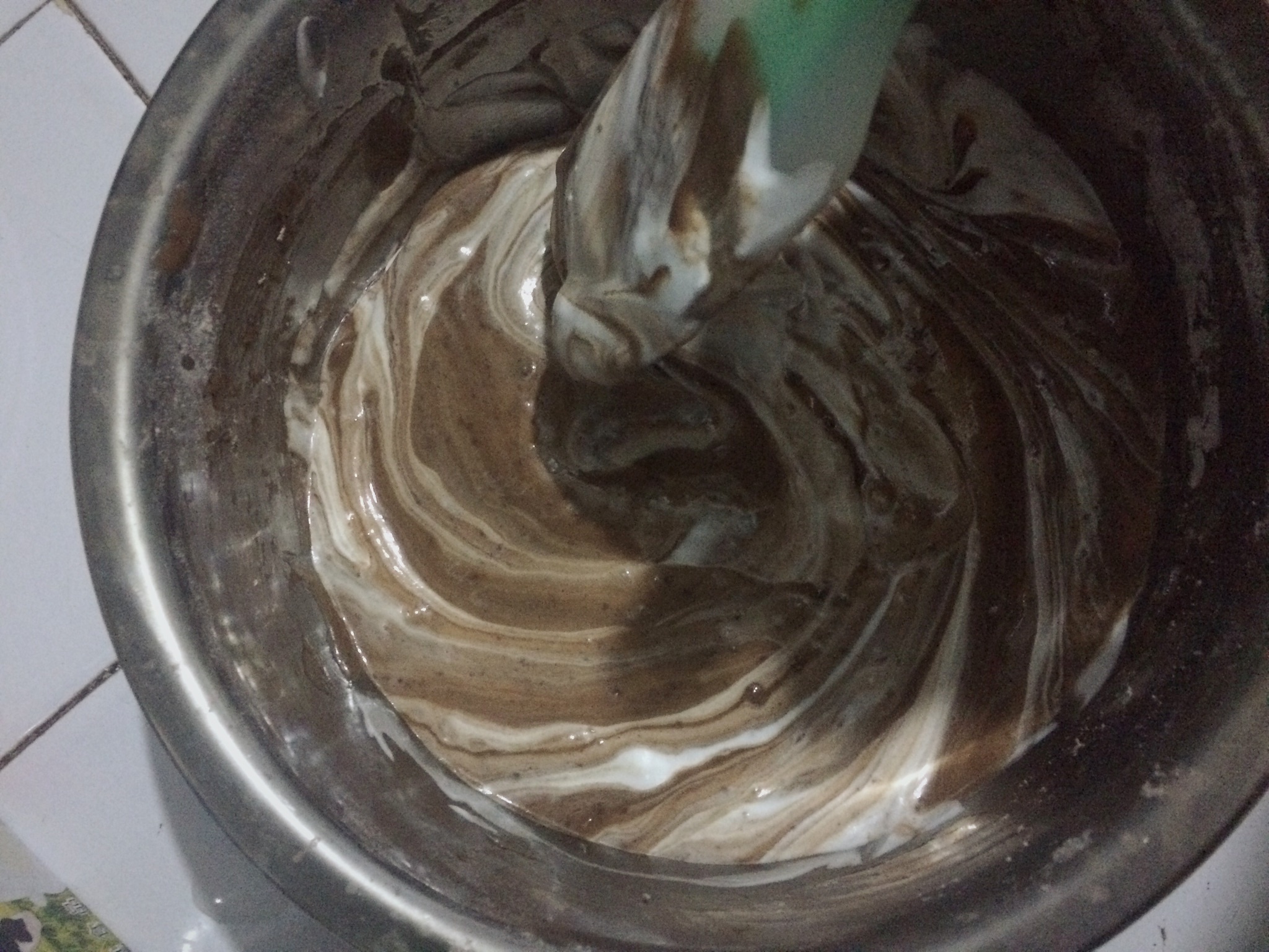 巧克力戚風裸蛋糕的做法 步骤8