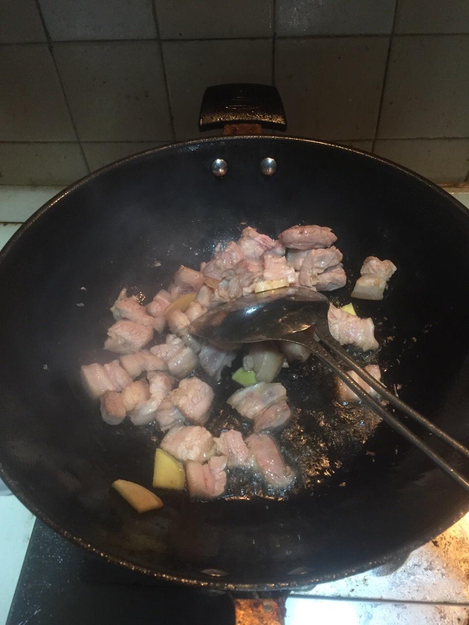 超下飯的家常土豆燒肉的做法 步骤2