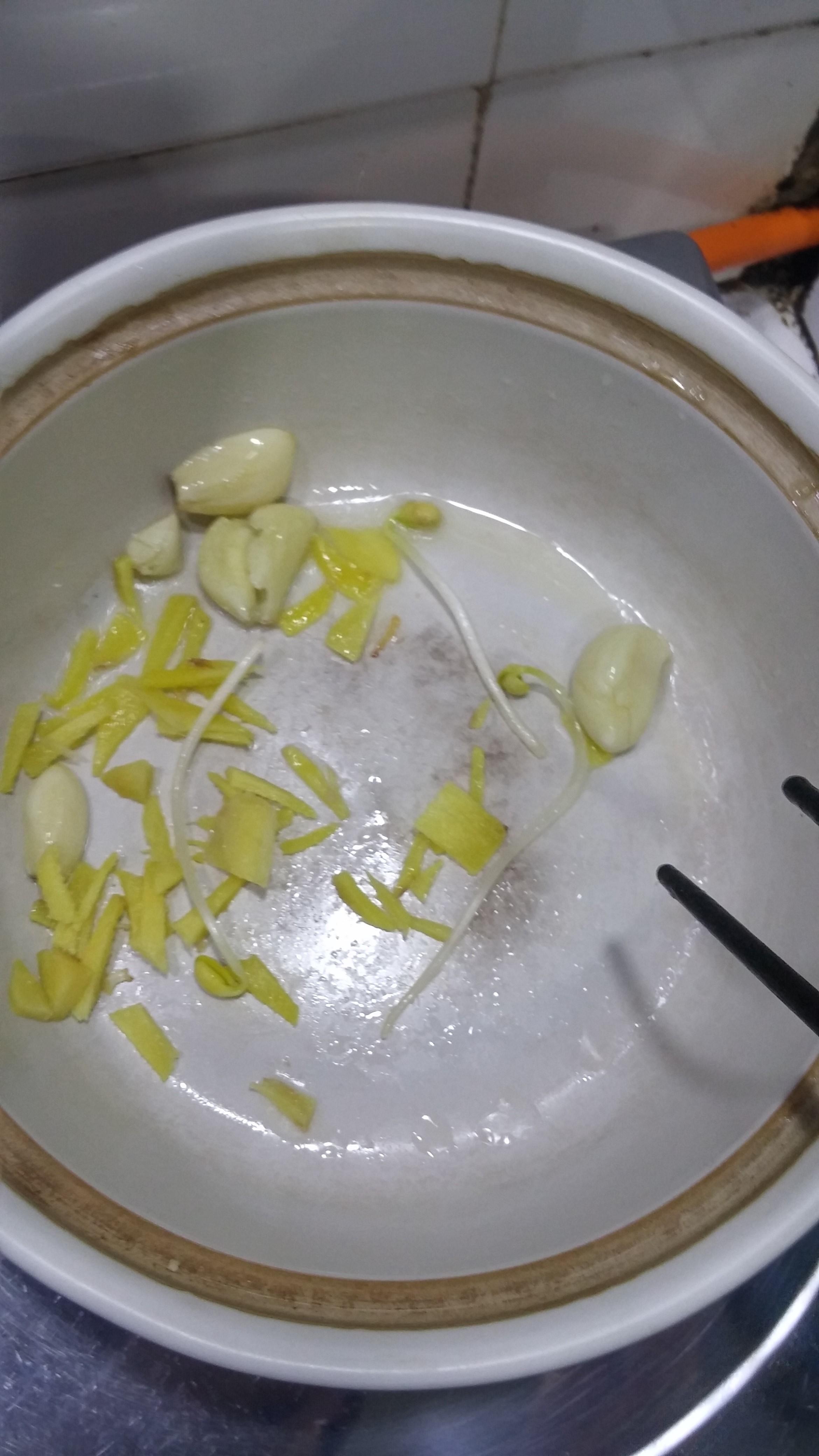 食平3D菜譜——韓式豆芽湯的做法 步骤4