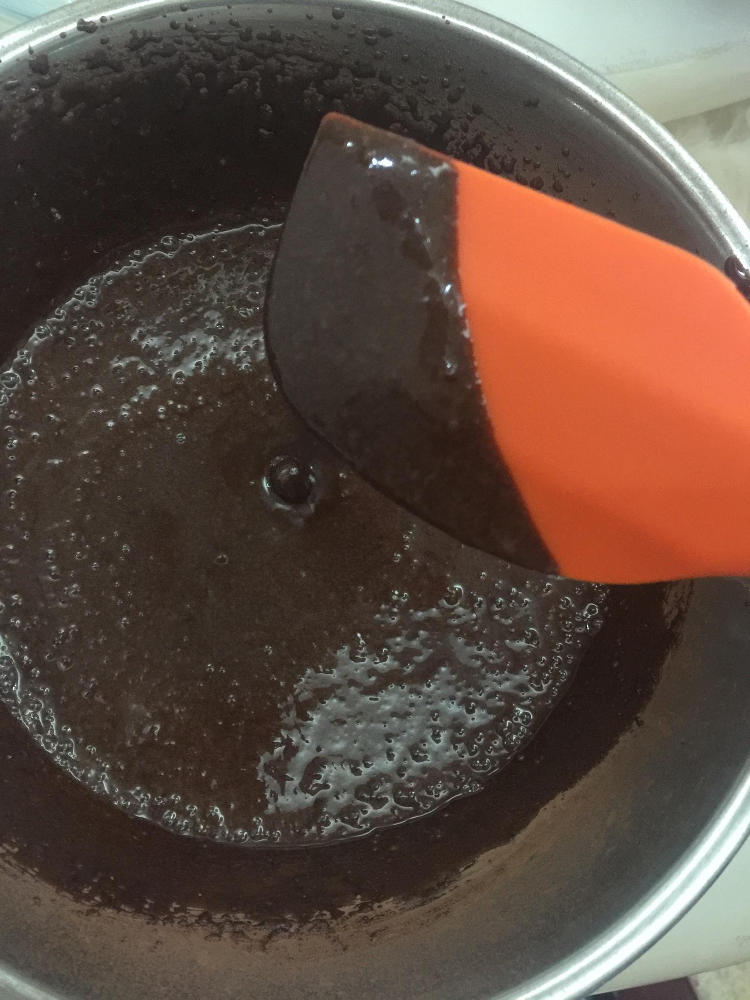 無黃油的巧克力圓環（磅）蛋糕（chocolate bundt cake）的做法 步骤3