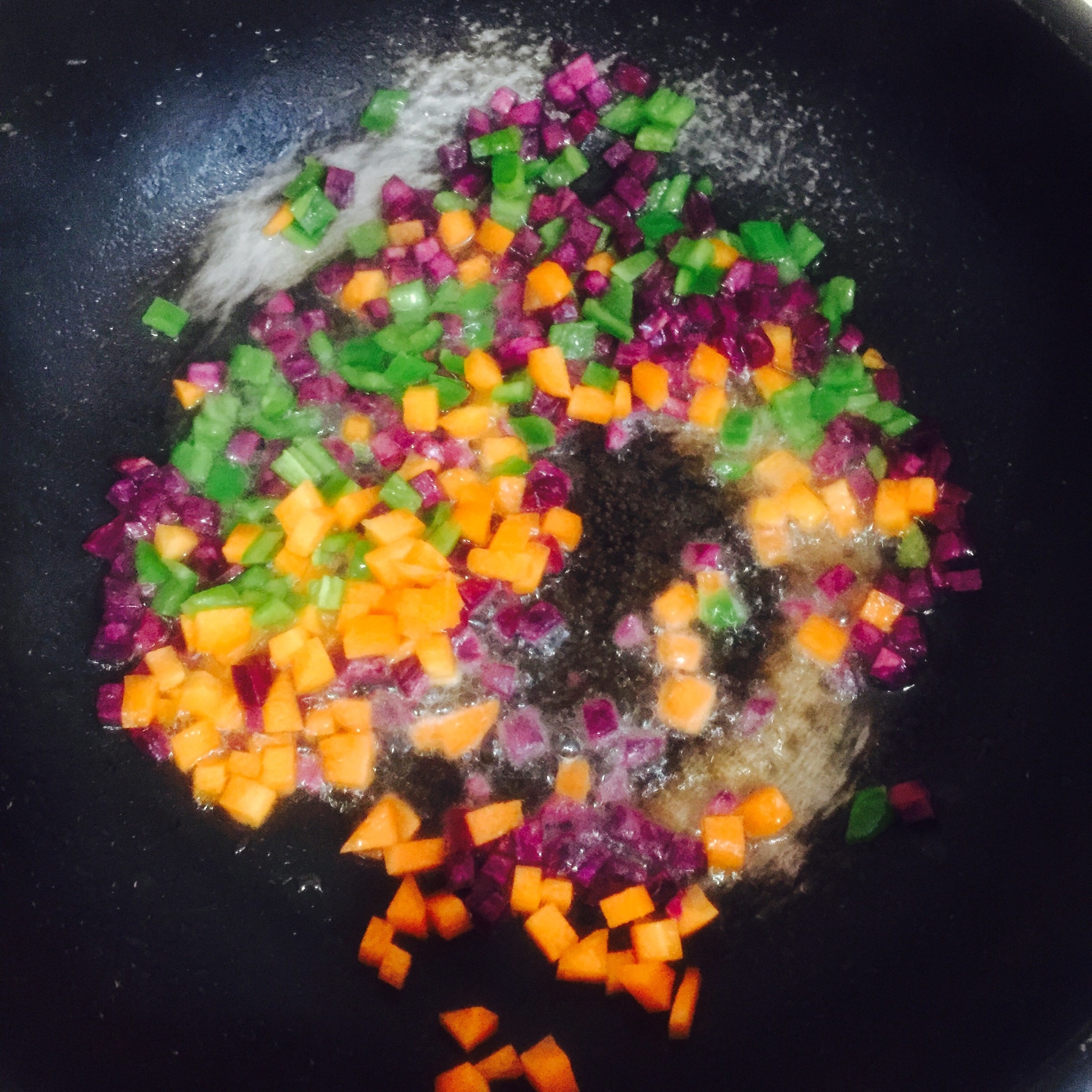 紫薯蛋炒飯的做法 步骤3