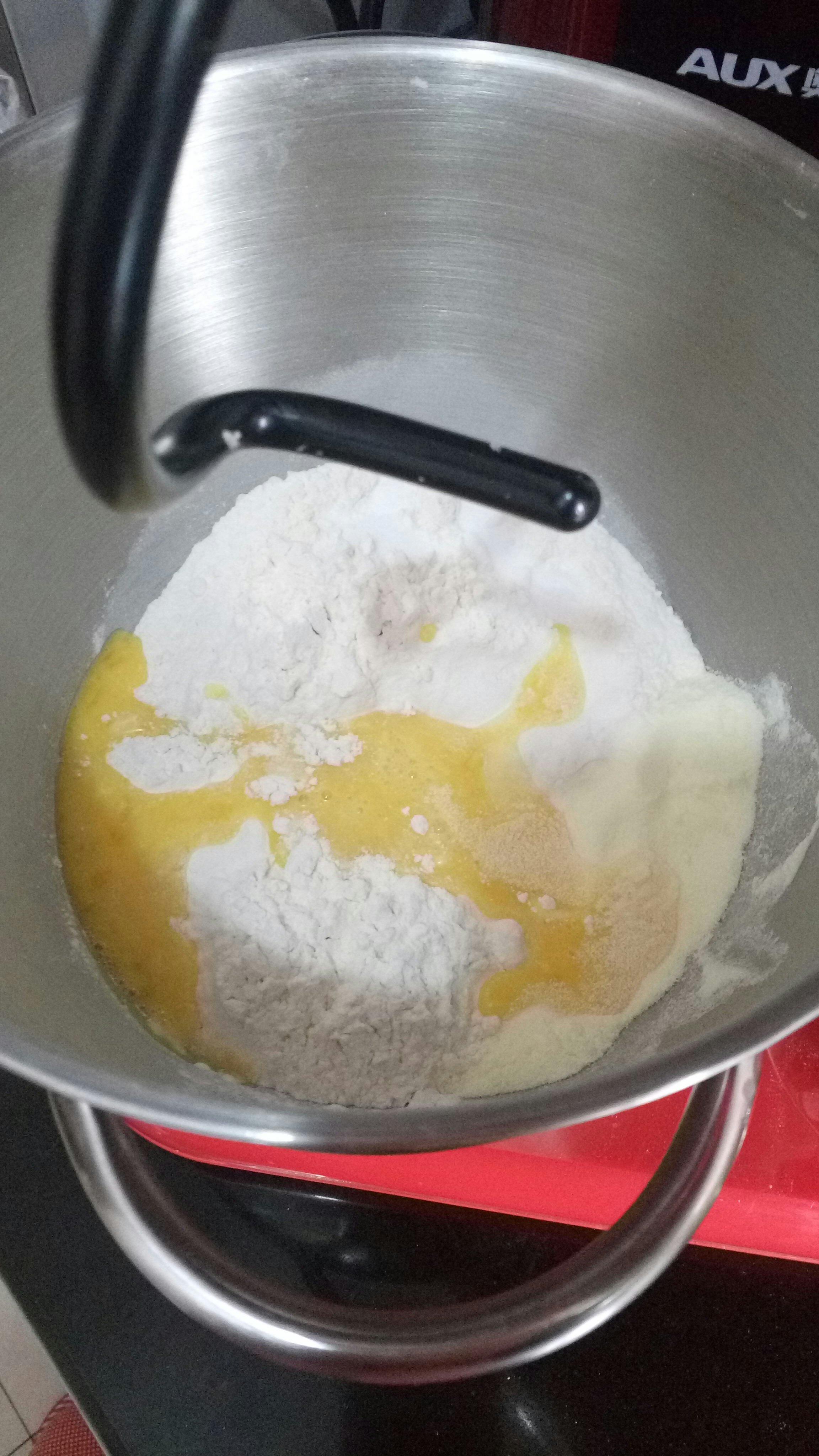 葡萄乾奶油麪包卷的做法 步骤1