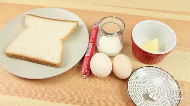 scrambled eggs 早餐 | 用愛喚醒你的胃的做法 步骤1