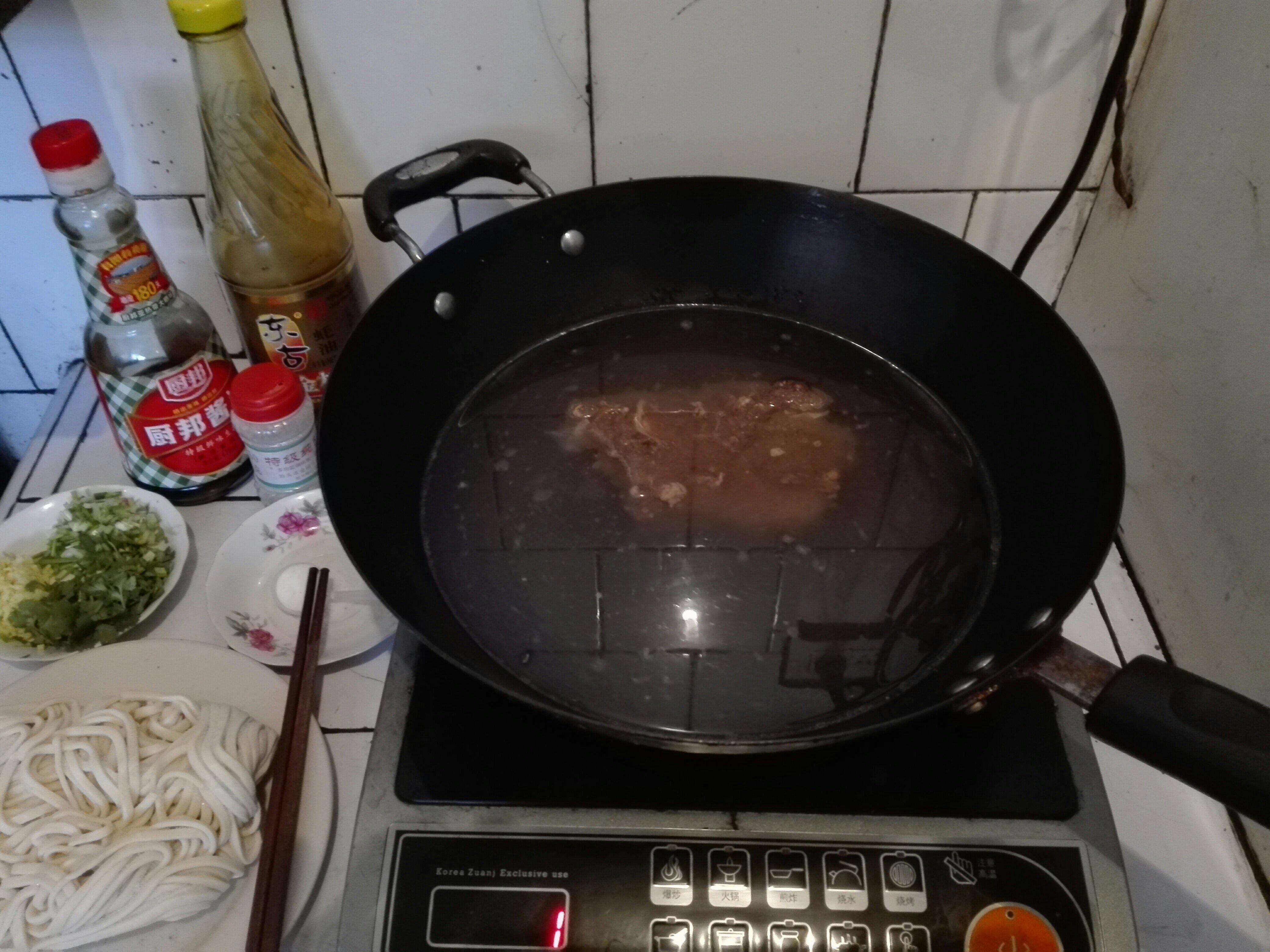 牛肉湯麪的做法 步骤2