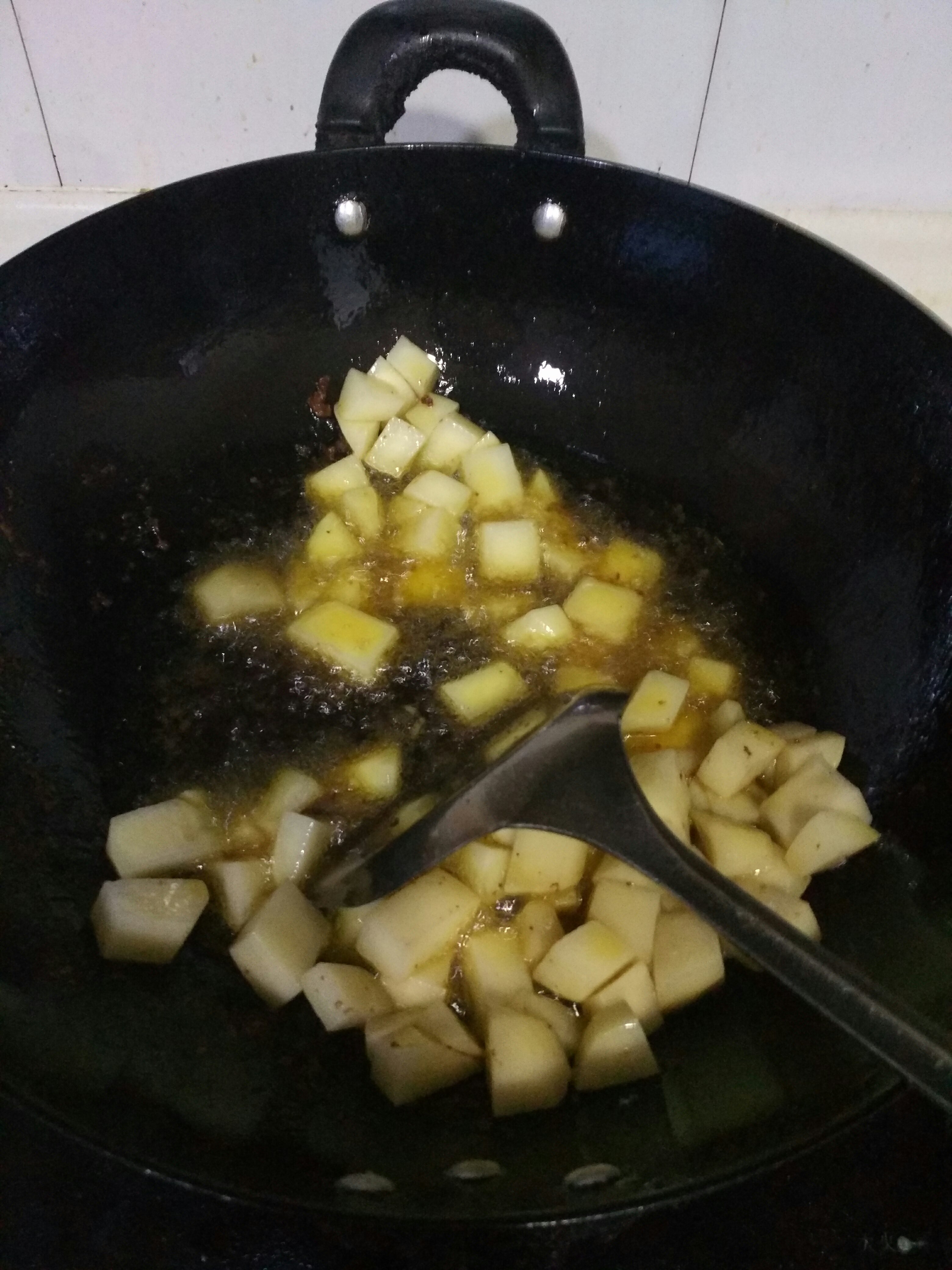 簡單好吃的孜然土豆的做法 步骤1