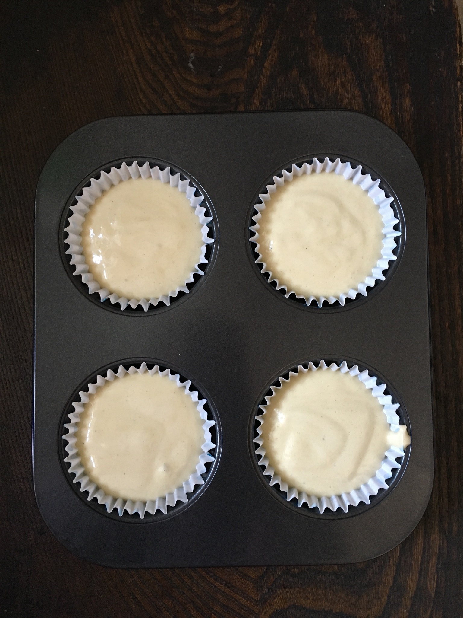 奶油戚風杯子蛋糕（也可做六寸戚風蛋糕）的做法 步骤12