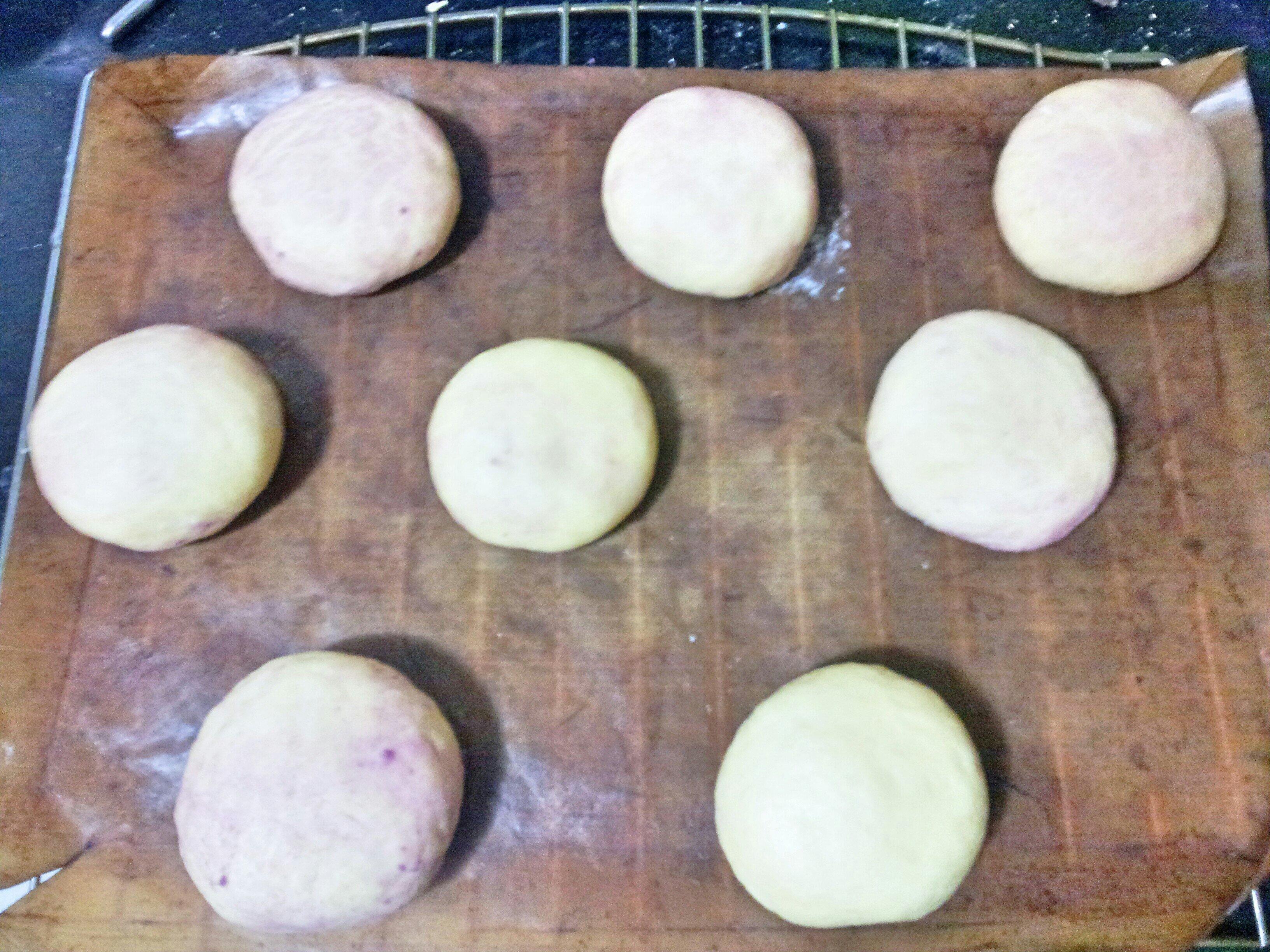 奶香紫薯餐包的做法 步骤7
