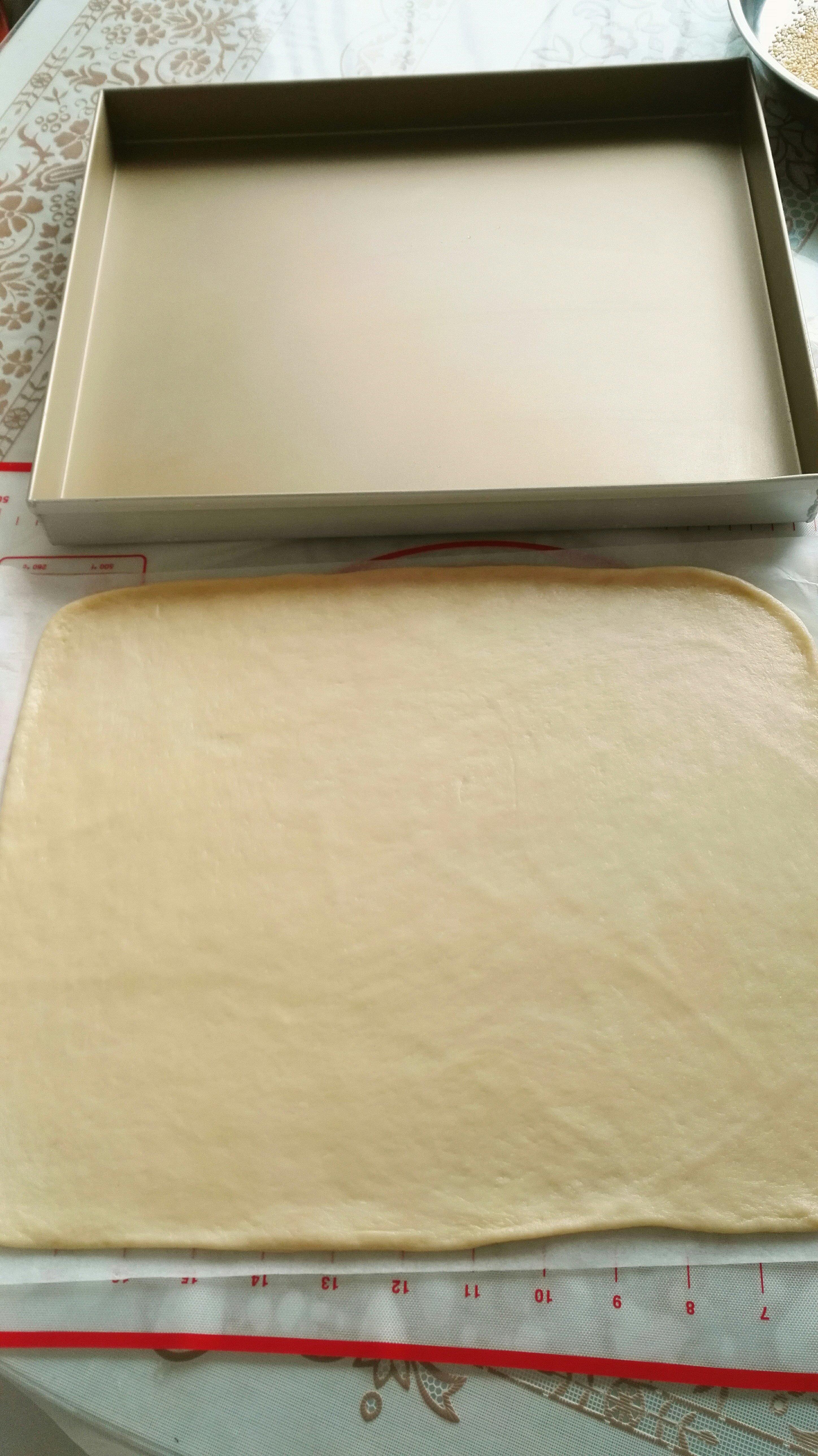 香蔥肉鬆麪包卷的做法 步骤2