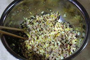火腿雞蛋生菜卷的做法 步骤2