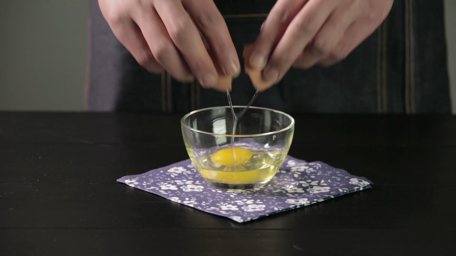 海鮮蛋花湯 | 爸爸廚房 VOL. 124 海米 紫菜 雞蛋 香油的做法 步骤3