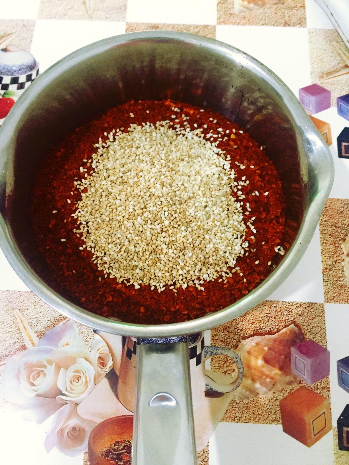 油潑辣椒醬（辣椒乾粉版）吃貨必備調味品的做法 步骤1