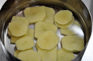 奶油蝦仁土豆湯的做法 步骤3