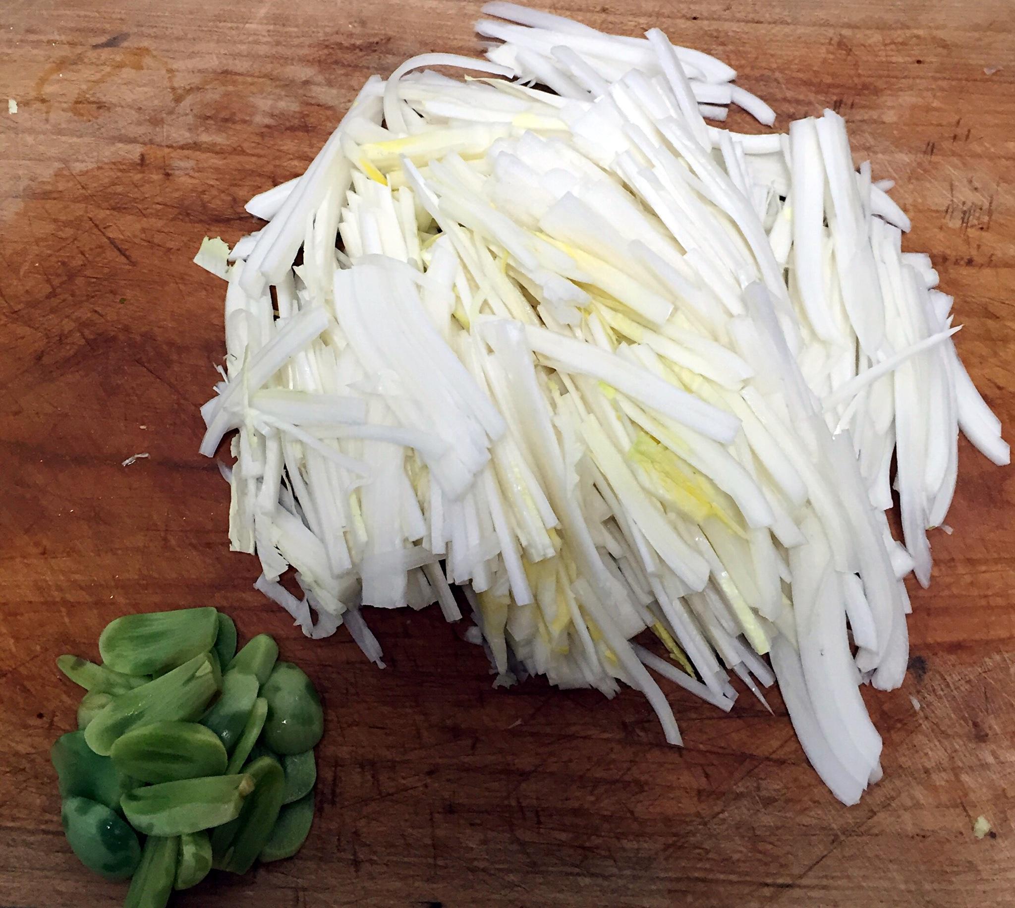 臘八蒜炒白菜的做法 步骤1