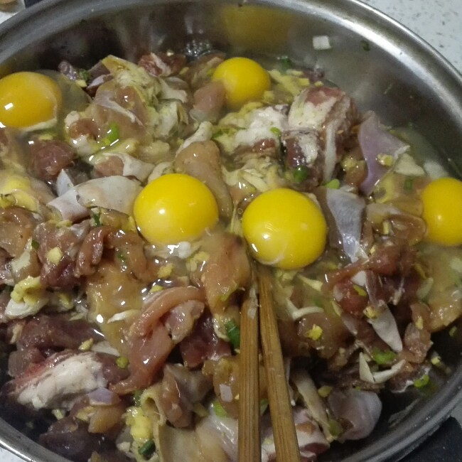 我家過年必備的傳統菜——酥雞的做法 步骤2
