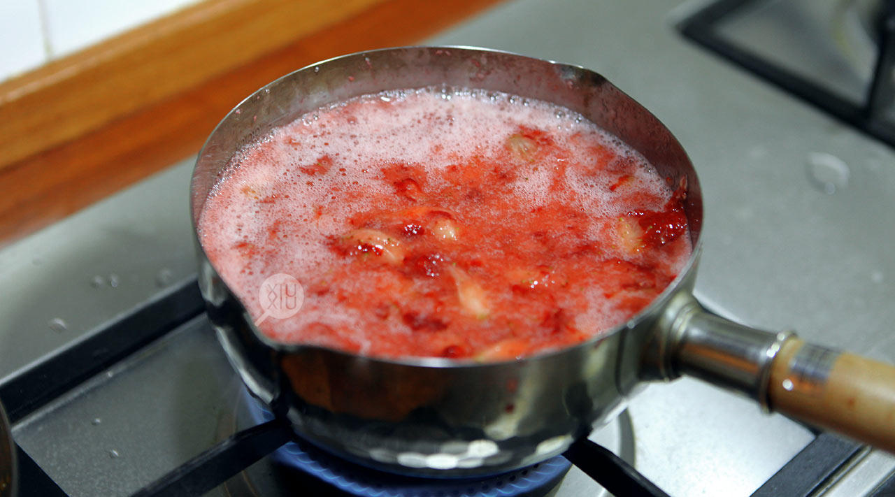 大果粒百香果草莓醬 | 草莓醬的一萬種吃法的做法 步骤2