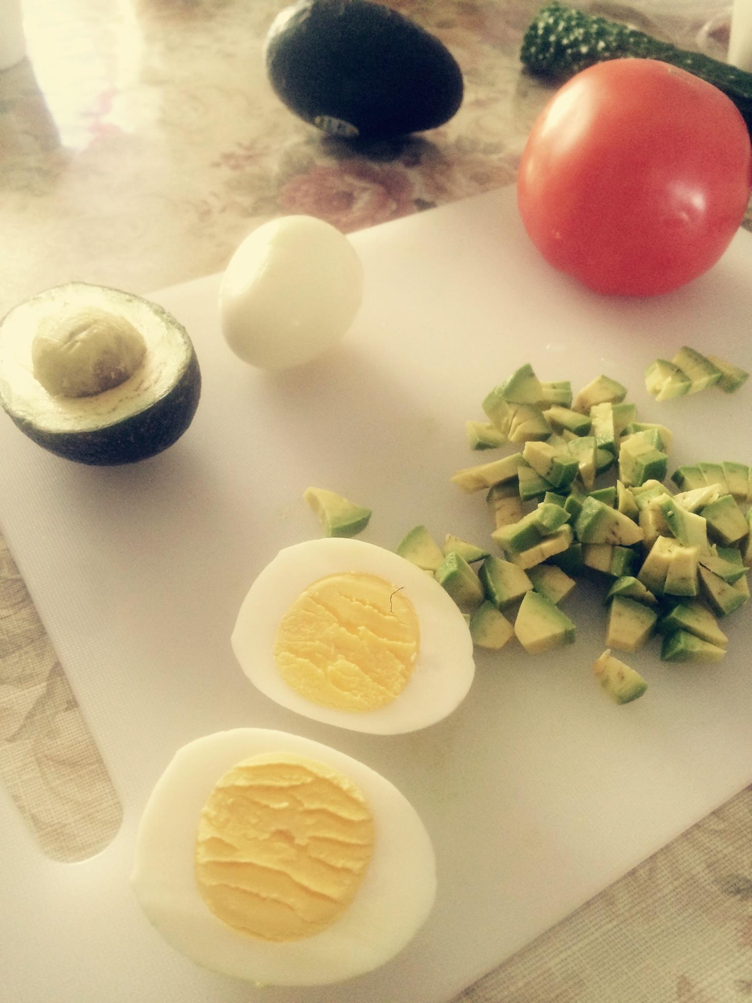 牛油果雞蛋沙拉 低脂減脂 減肥人士必備的做法 步骤2
