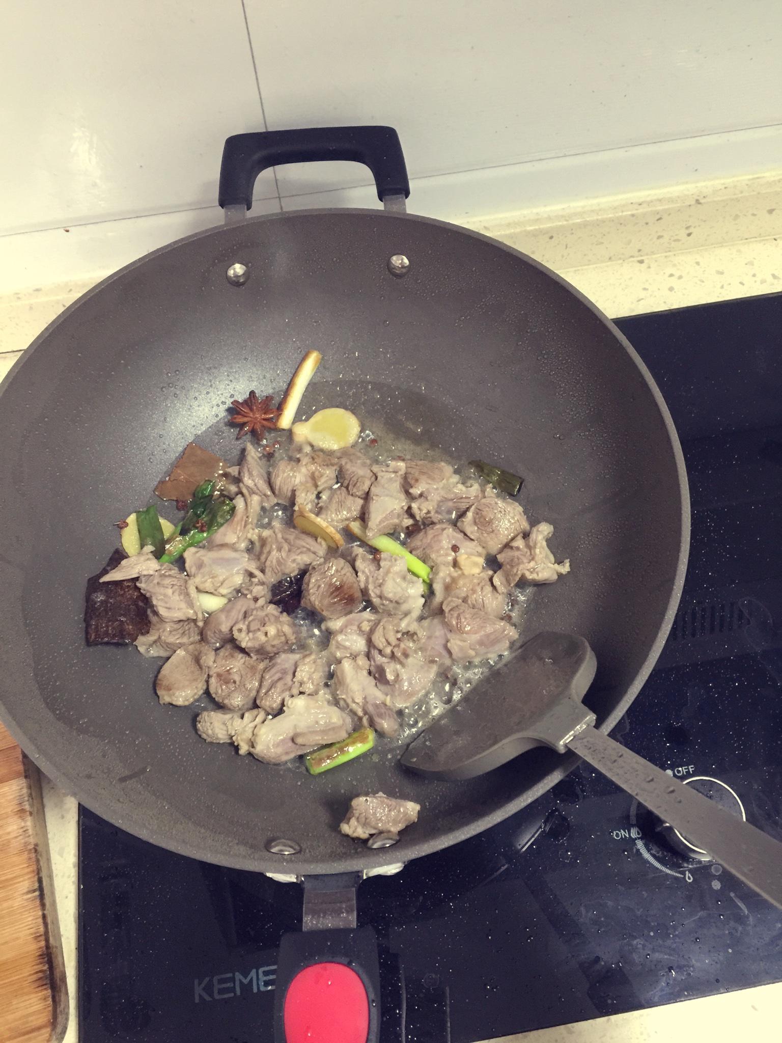 砂鍋羊肉白菜的做法 步骤5
