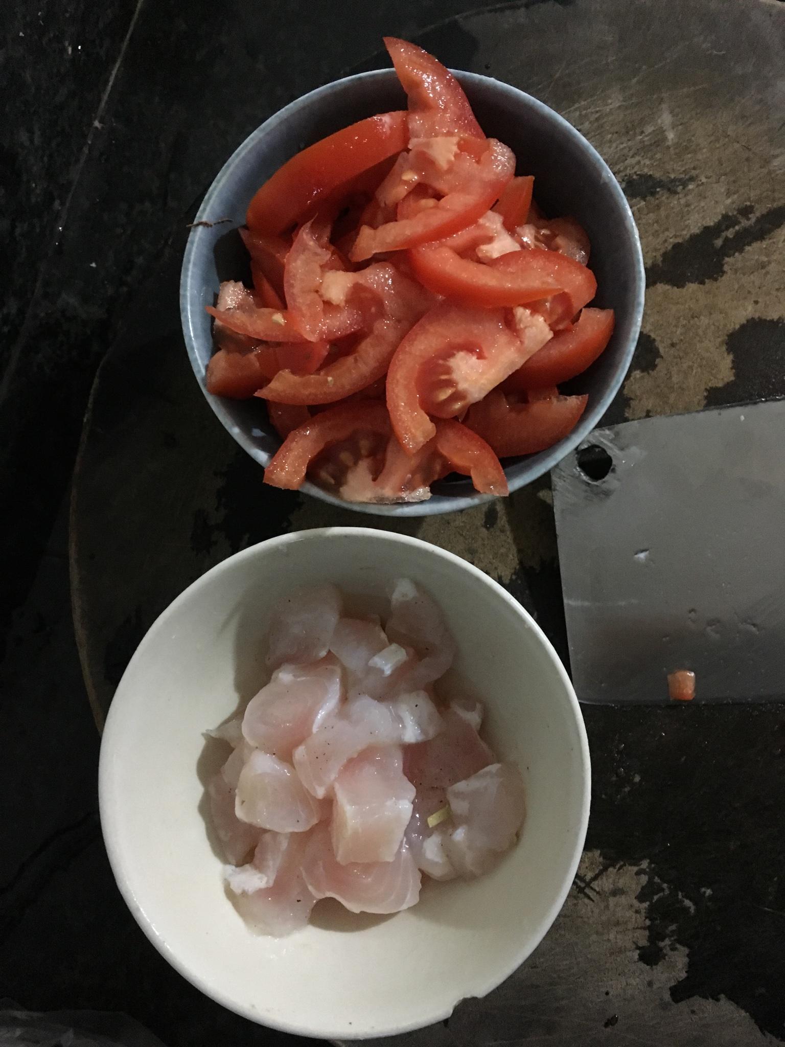 減肥菜譜——西紅柿龍利魚的做法 步骤1
